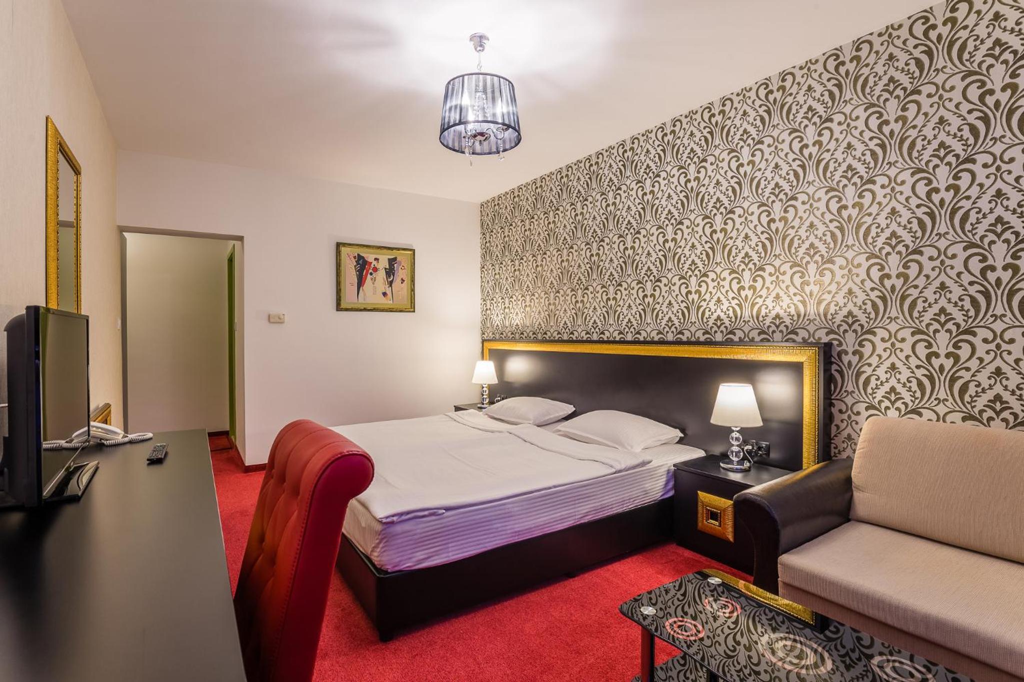 Double Room - Photo 6