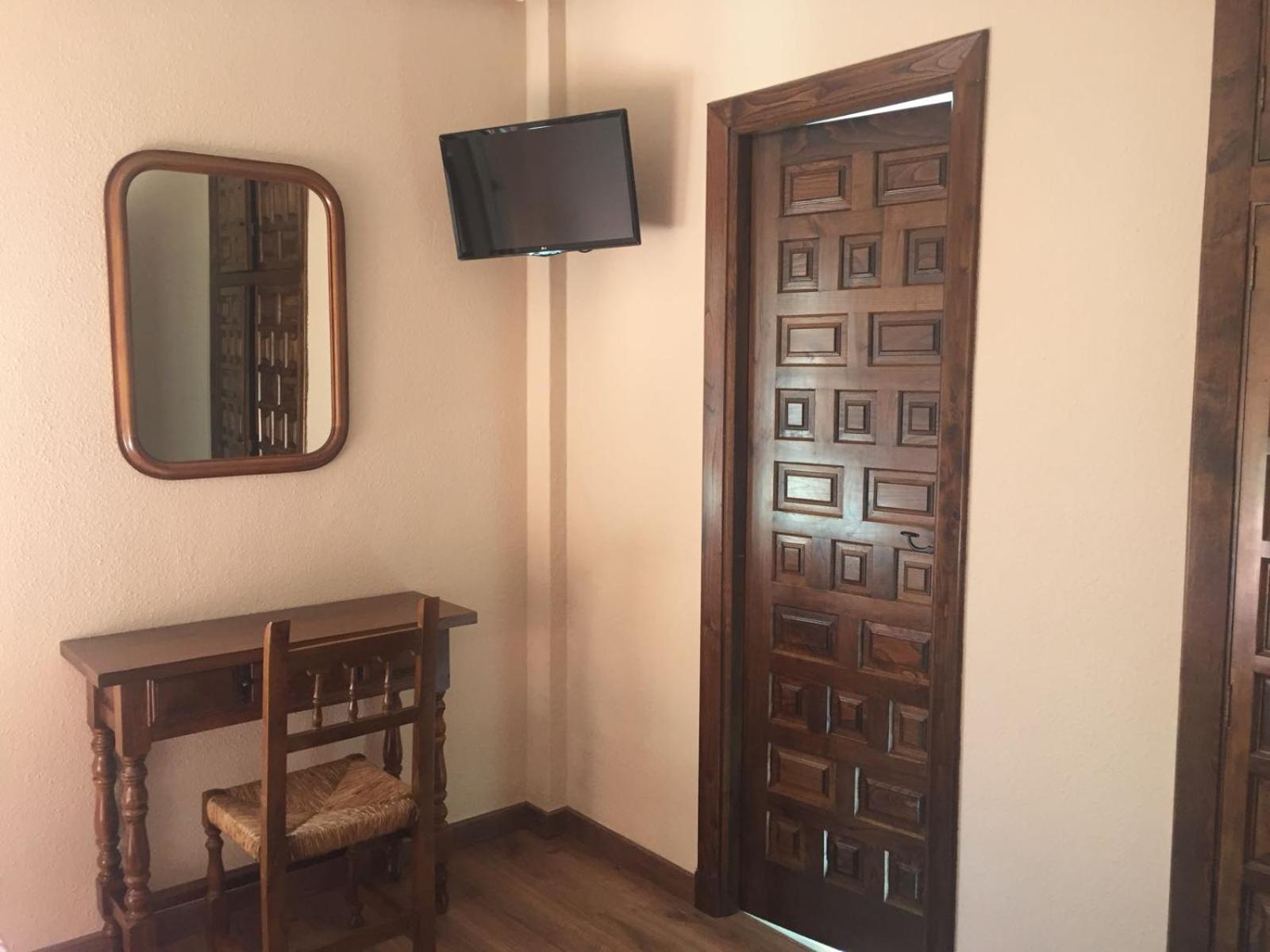 Double or Twin Room photo 2
