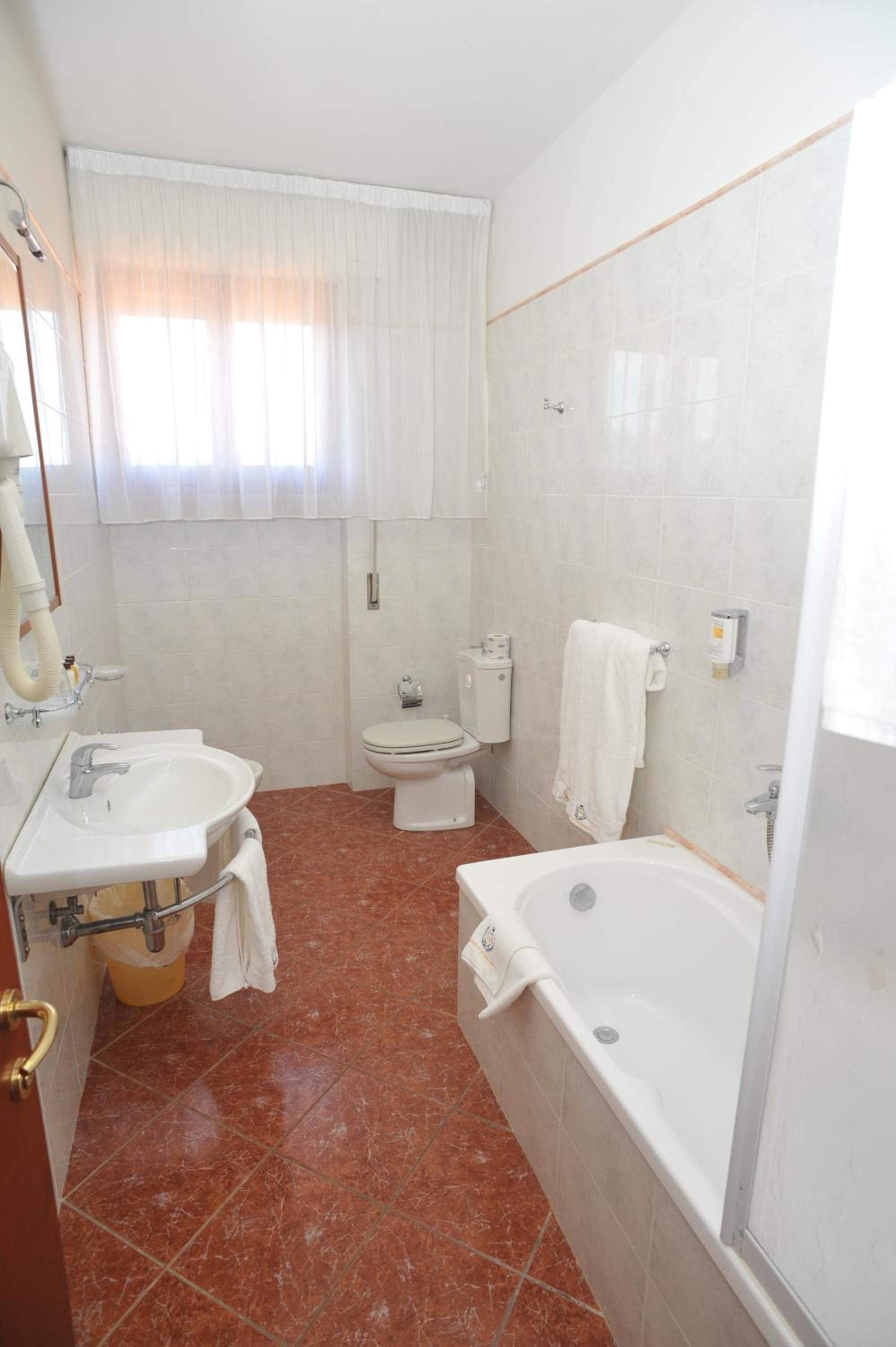 Triple Room - Photo 4