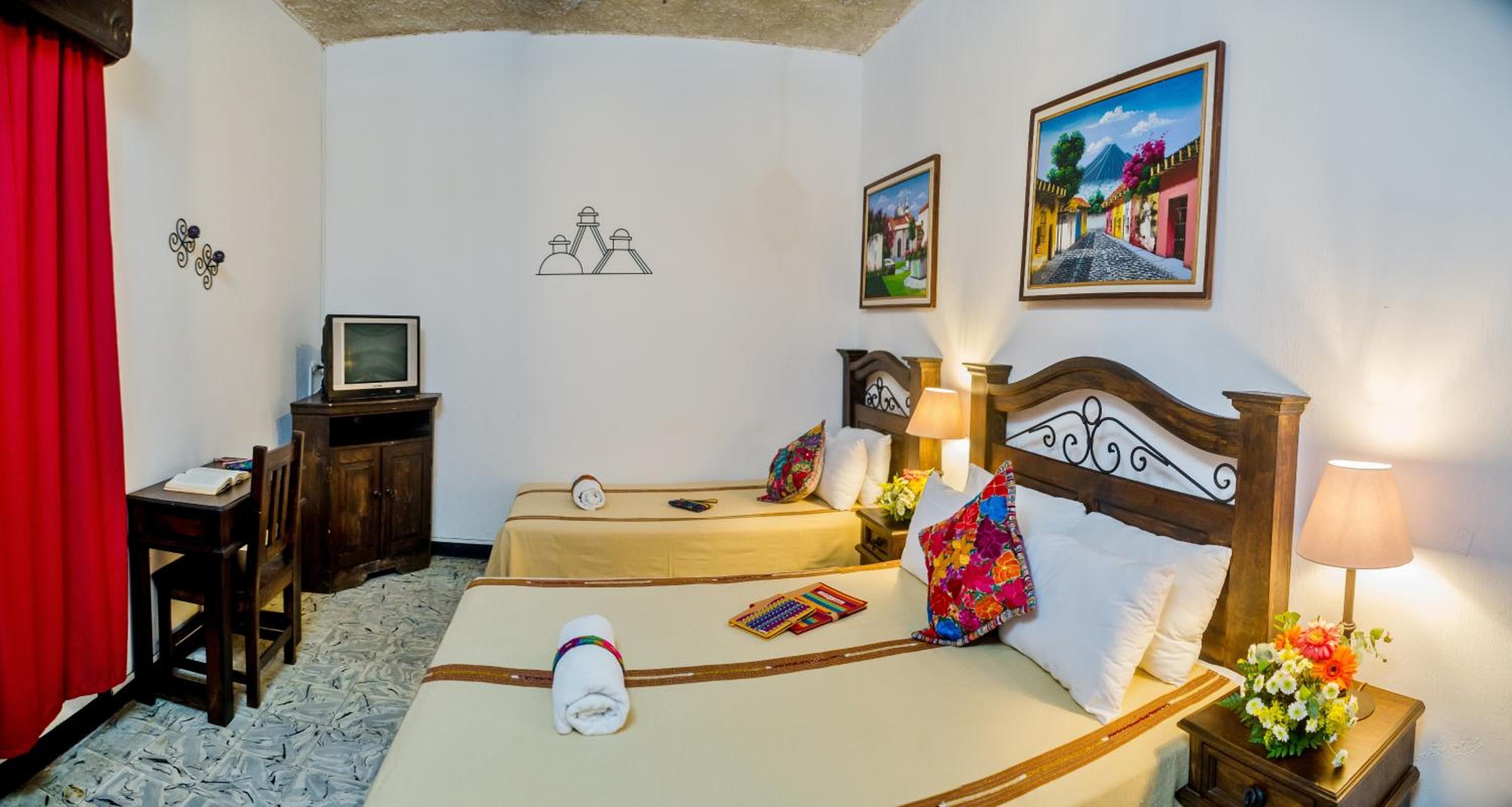 Double Room with Shared Bathroom photo 3