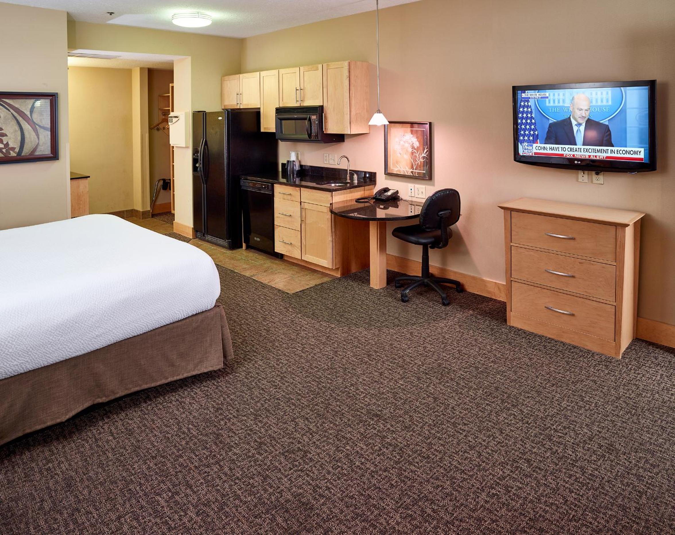 Executive King Room - Non-Smoking - Photo 1
