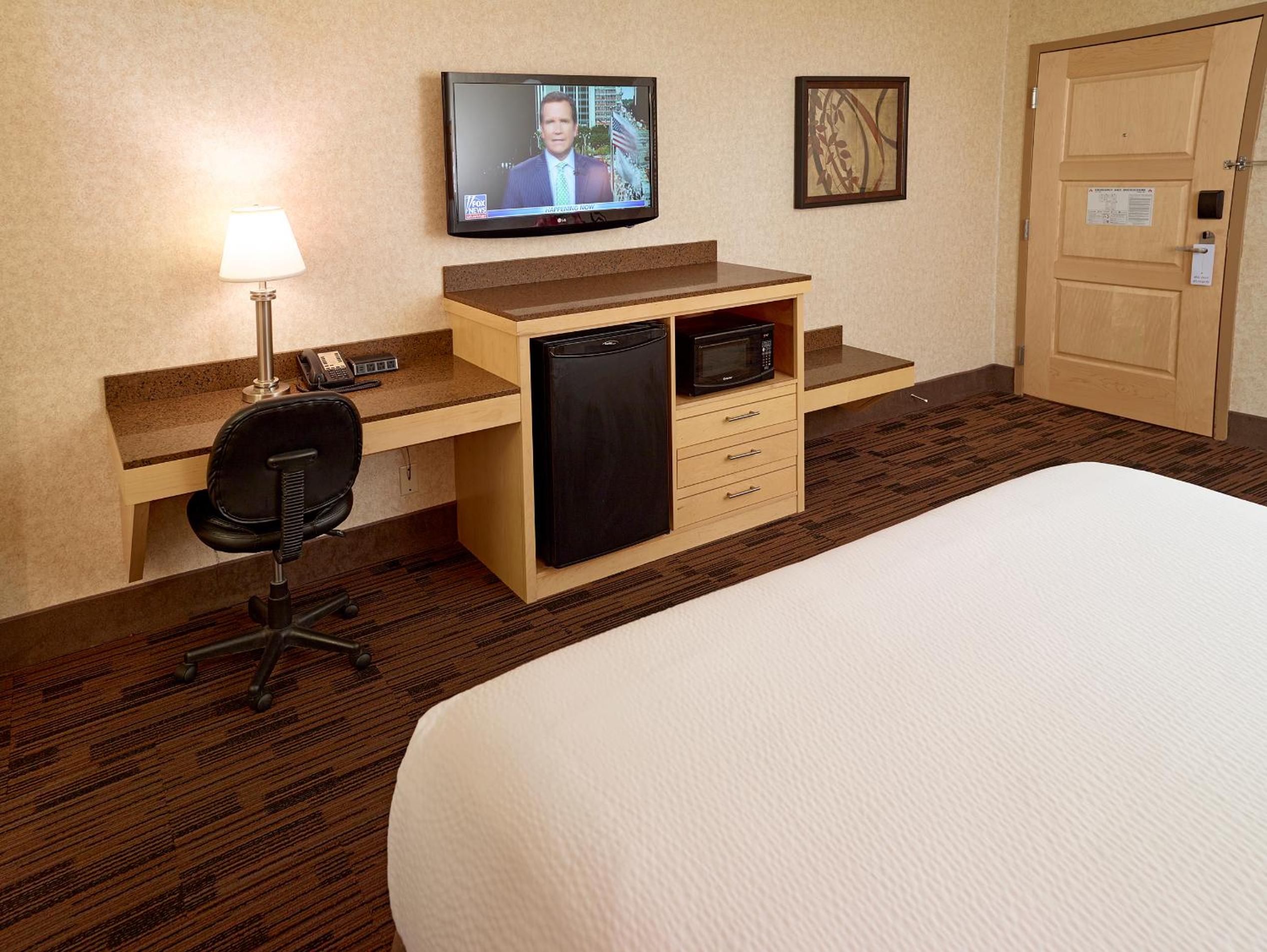 King Room - Non-Smoking - Photo 1
