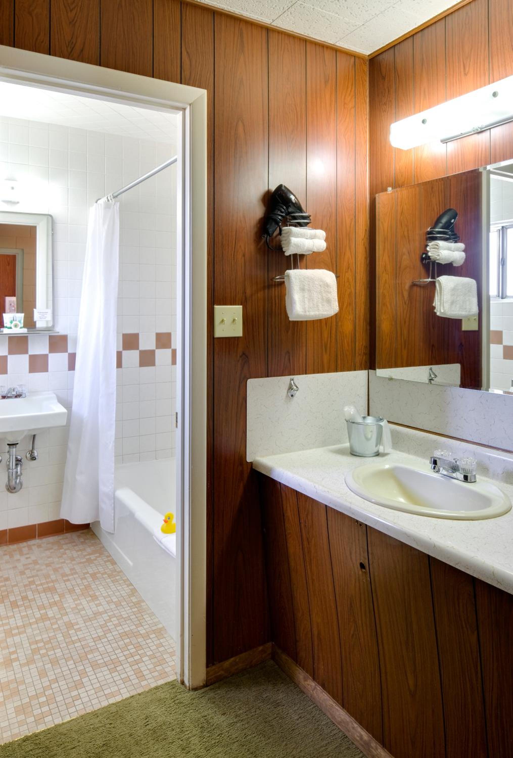 Two-Bedroom Suite photo 3