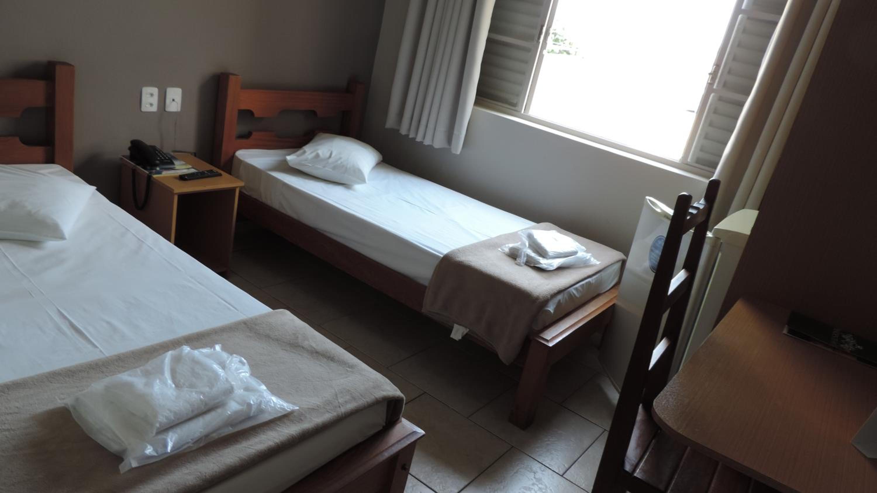 Luxury Twin Room - Photo 12