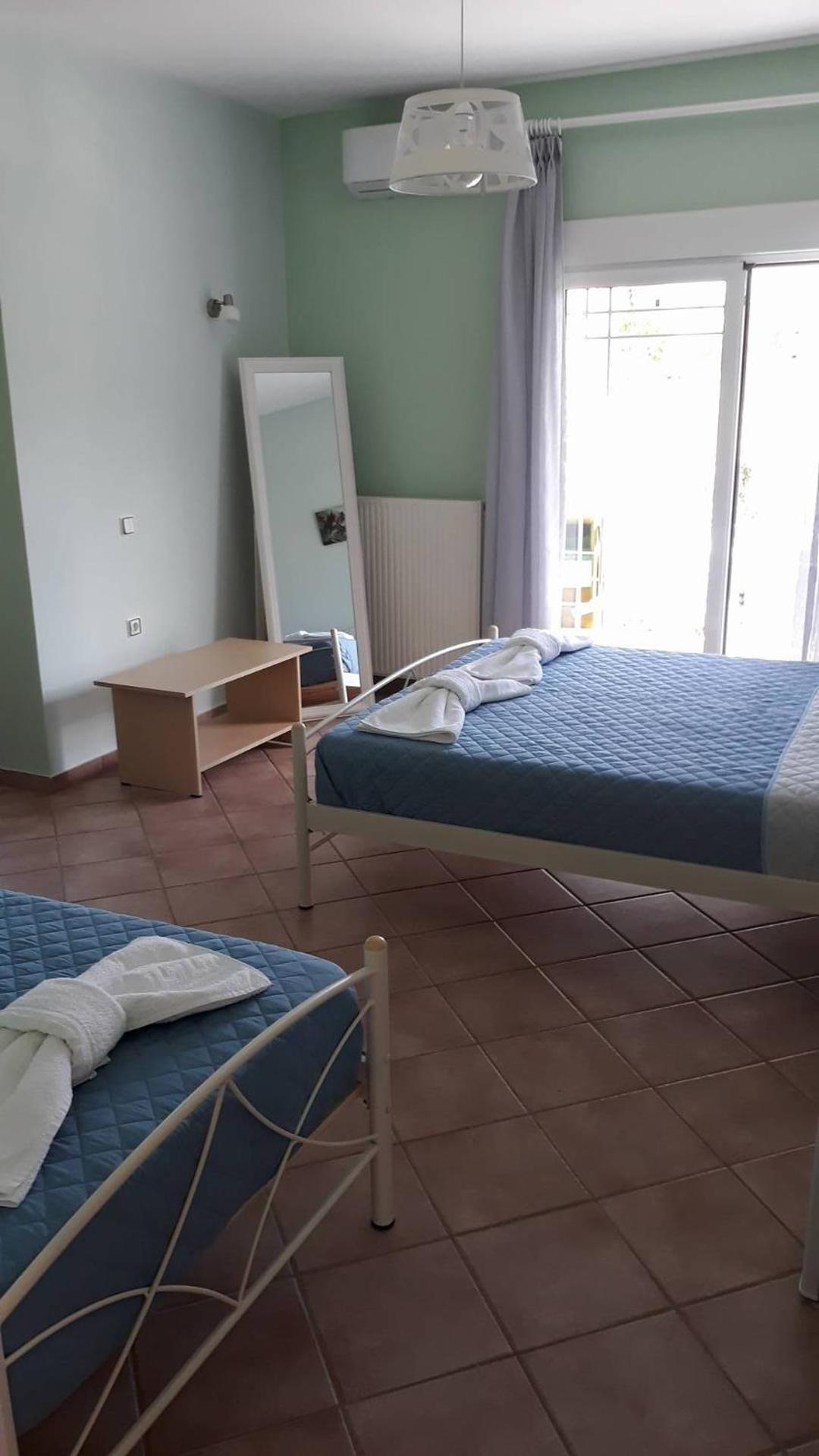 Triple Room with View - Photo 7