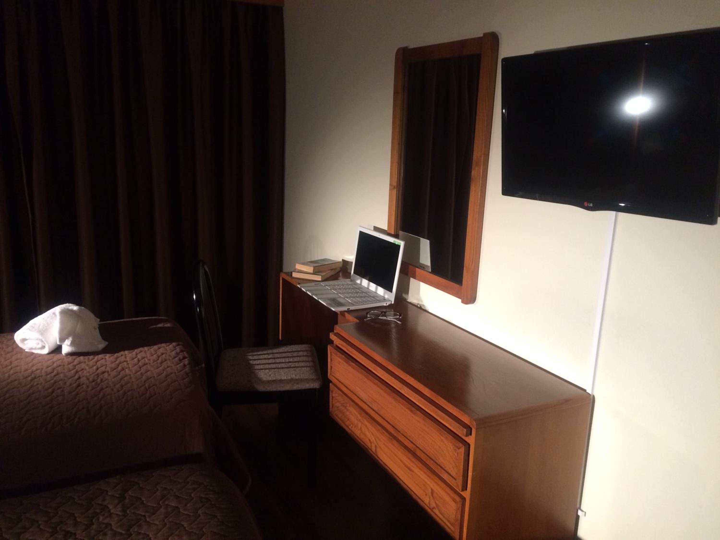 Double or Twin Room with Extra Bed - Photo 2