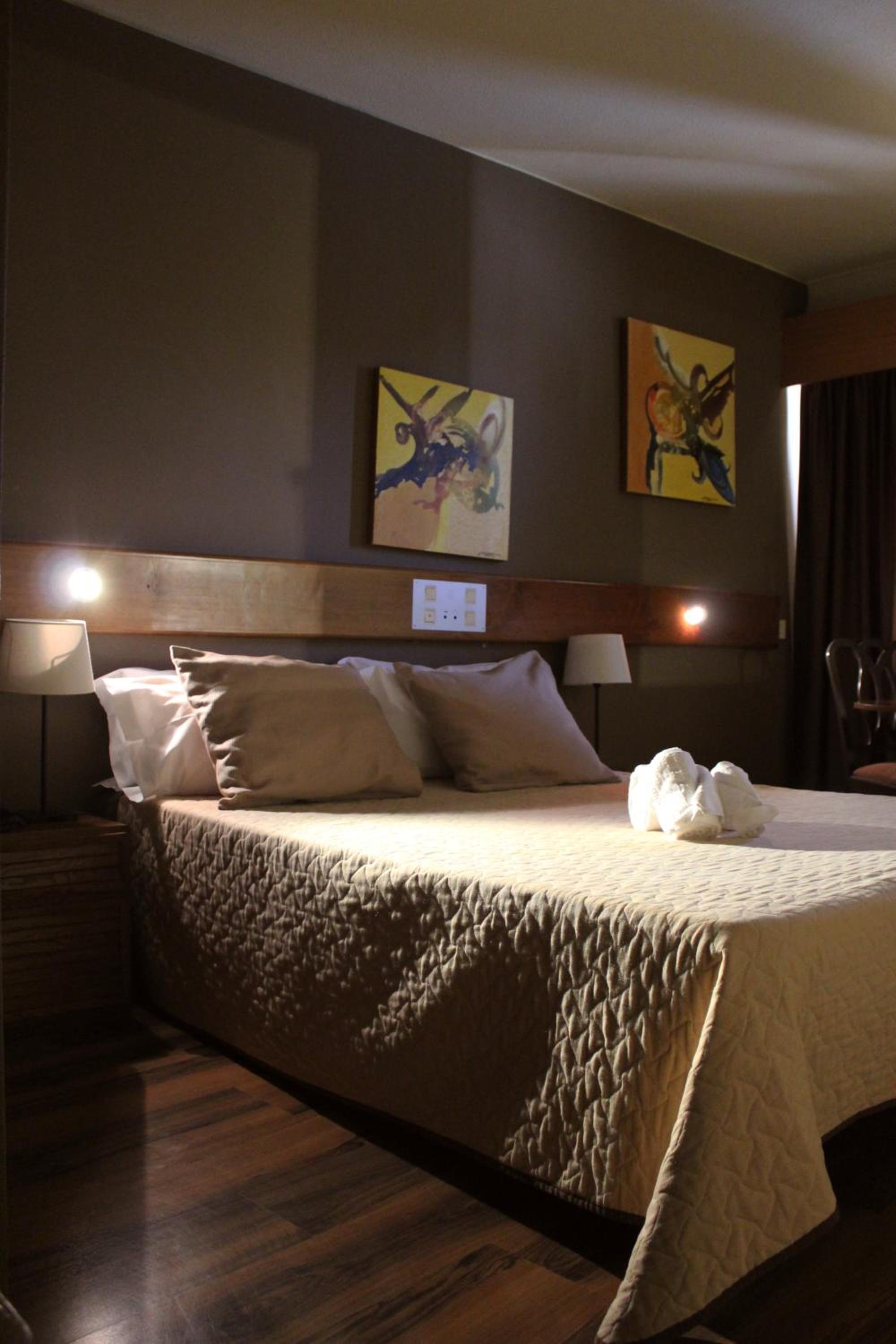 Deluxe Double Room with Balcony - Photo 2