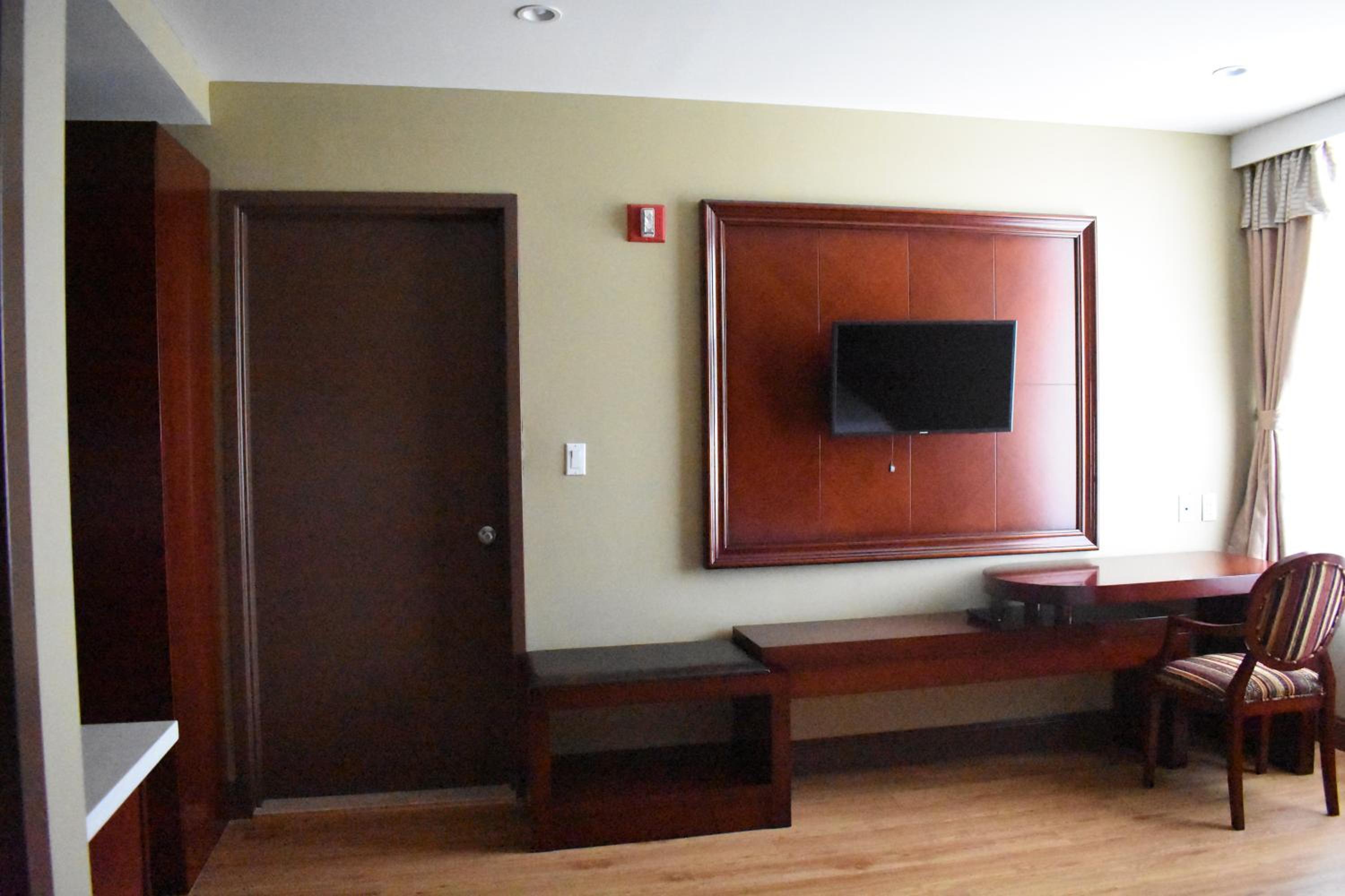 Presidential King Suite photo 2