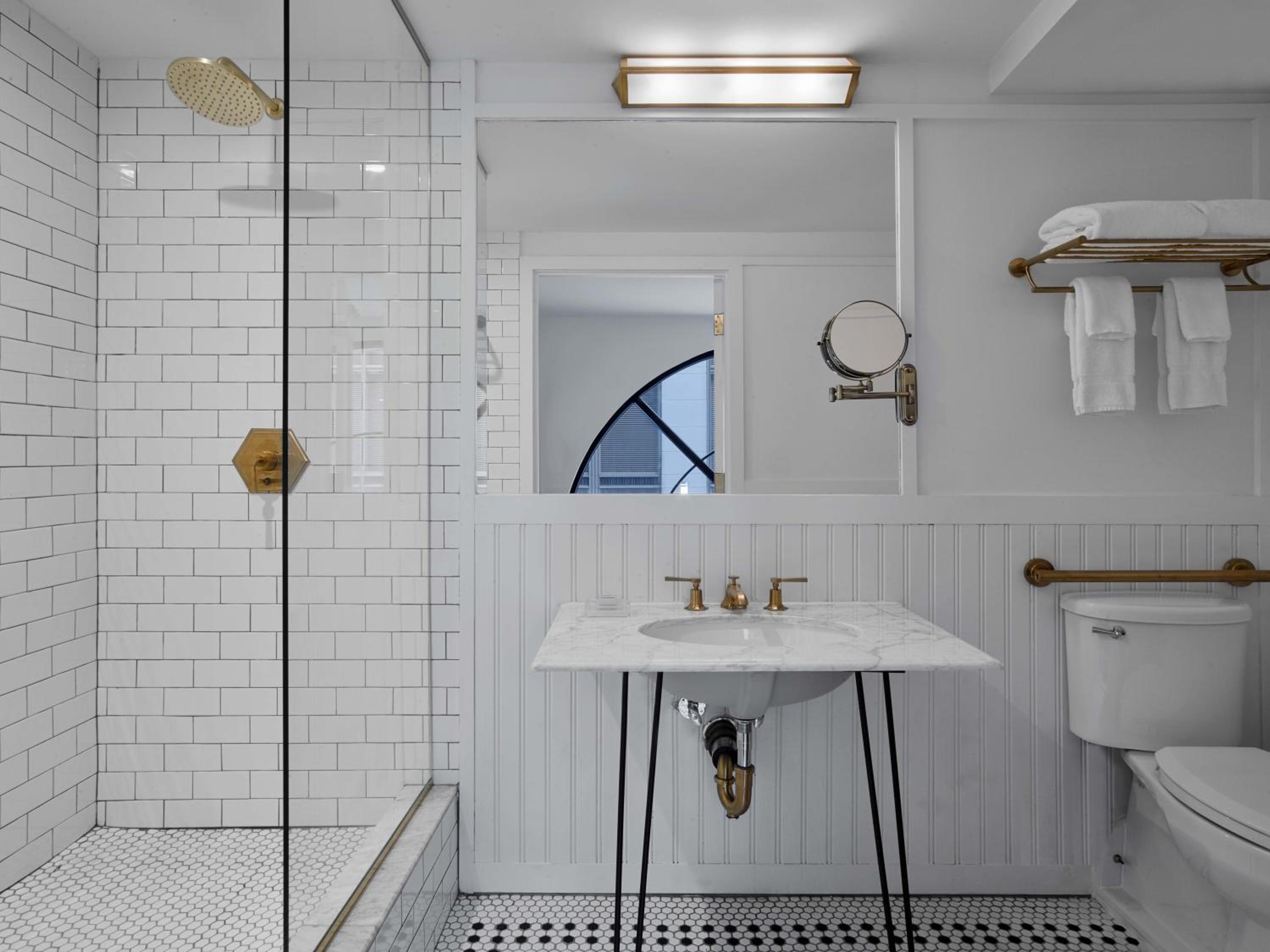Classic Queen Accessible Roll In Shower