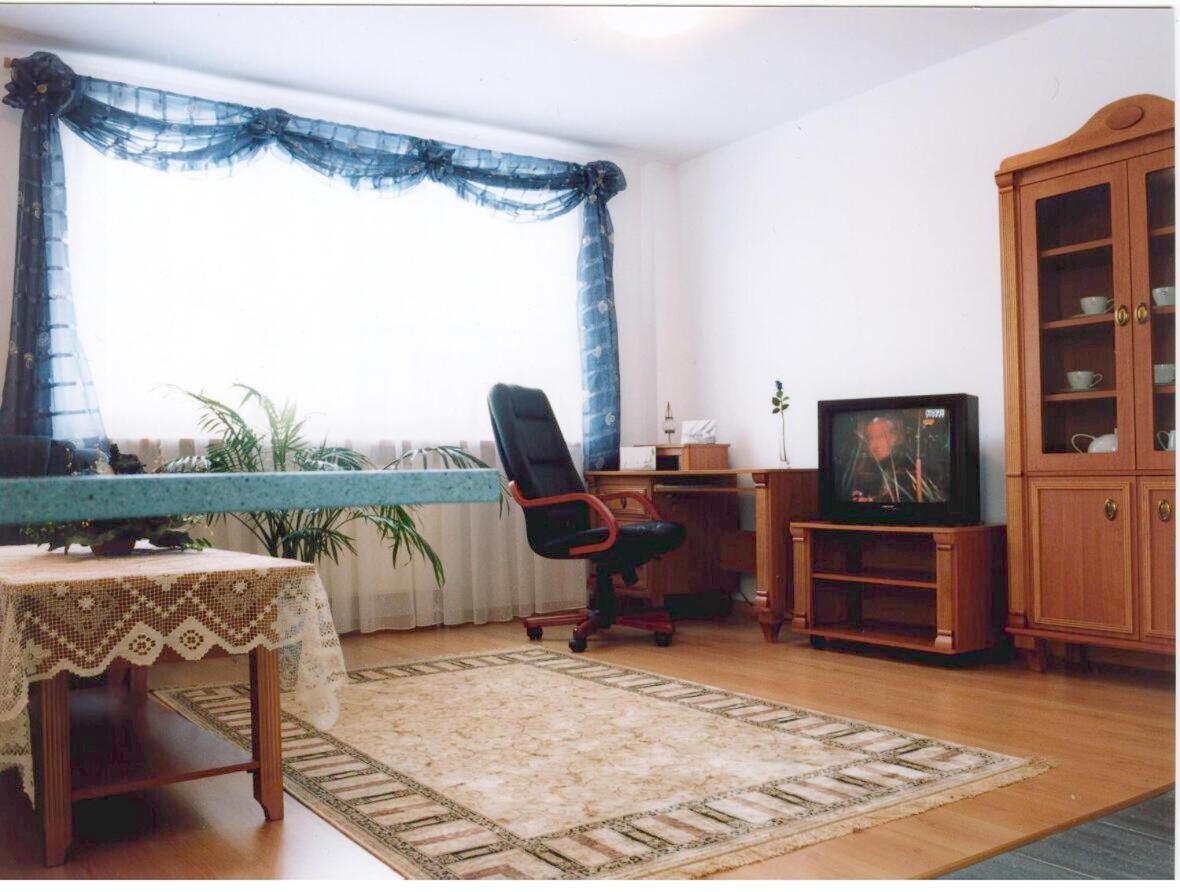 One-Bedroom Apartment - Photo 1