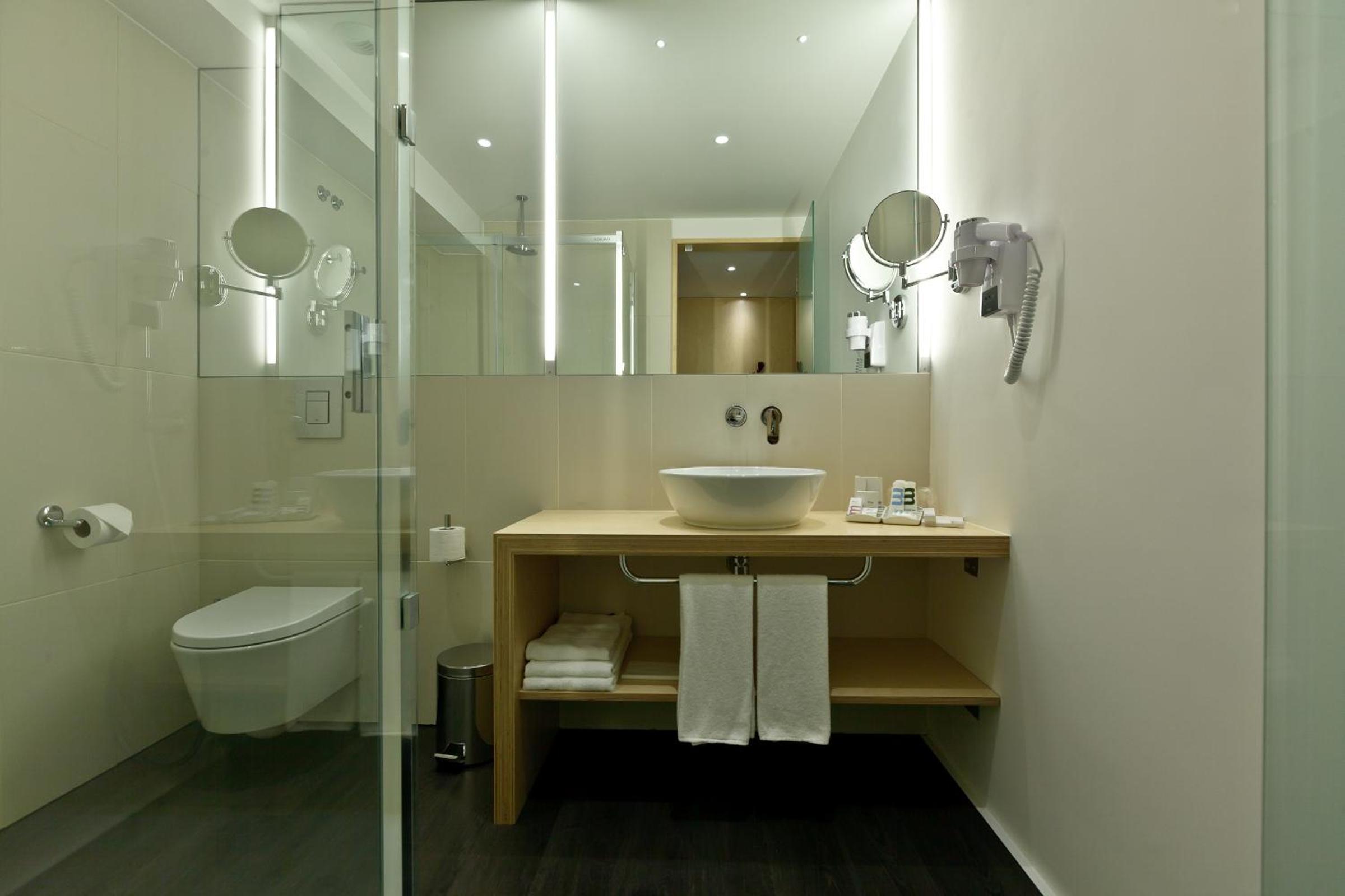 Superior Double Room with Balcony - Photo 7