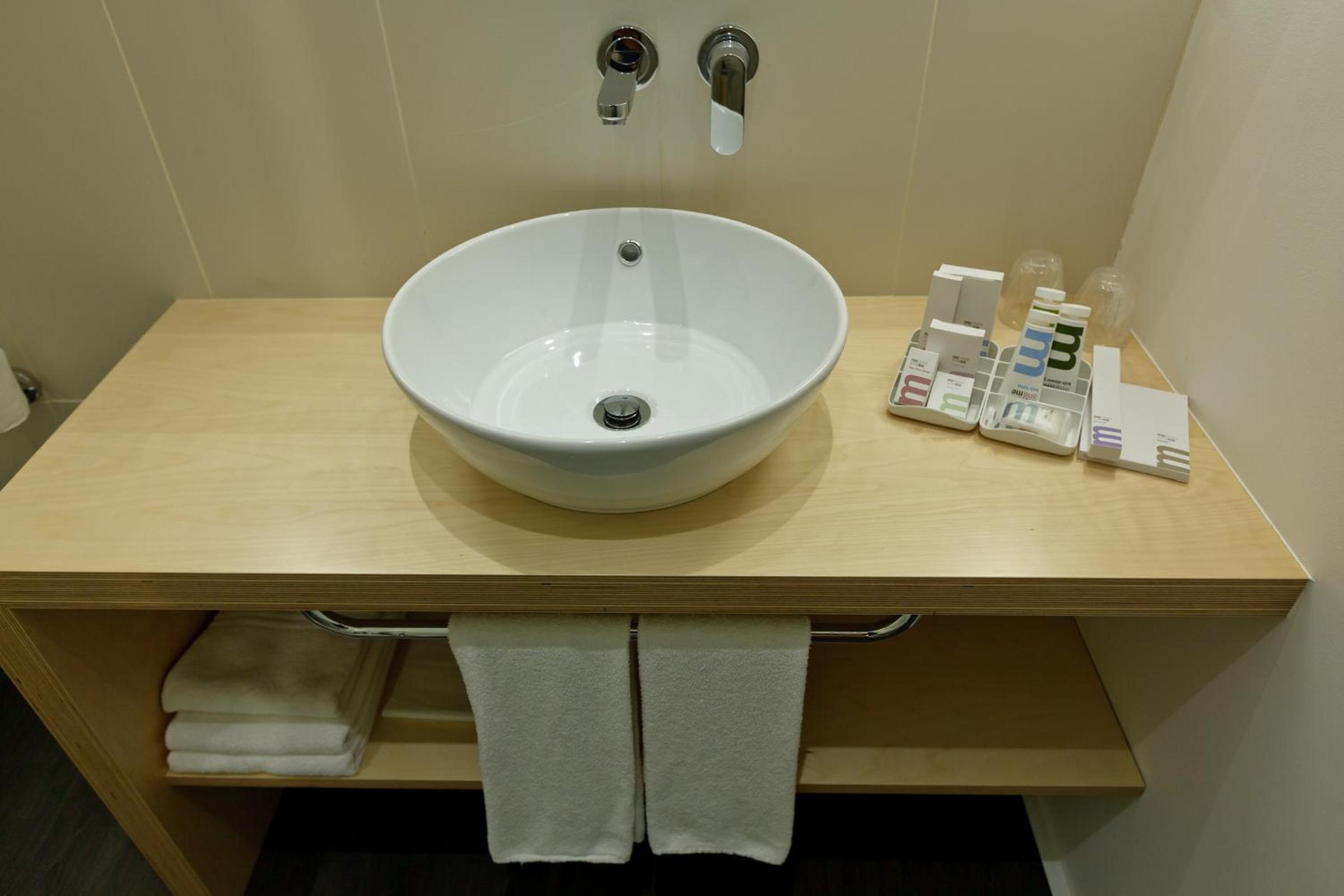 Superior Double Room with Balcony - Photo 5