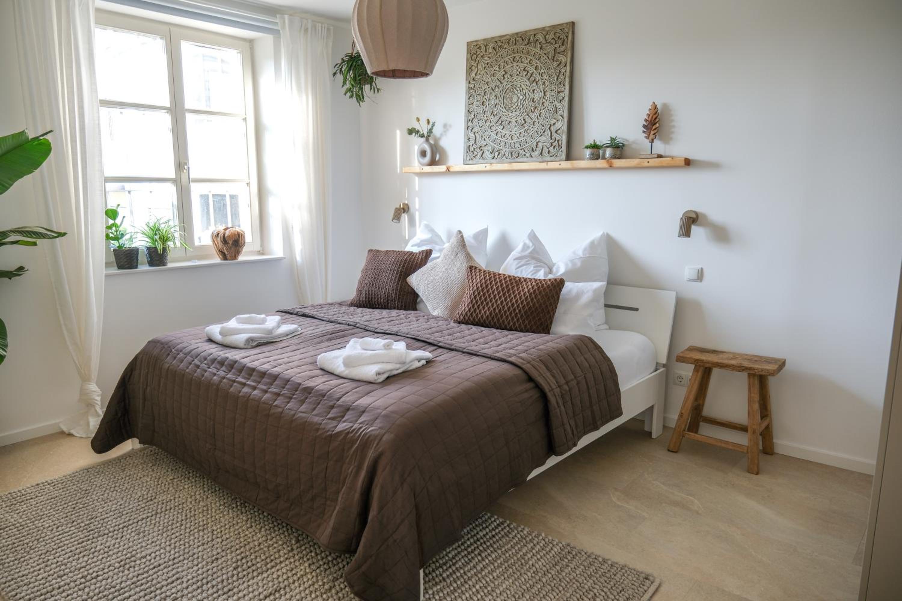 Deluxe Two-Bedroom Apartment with Garden View photo 2