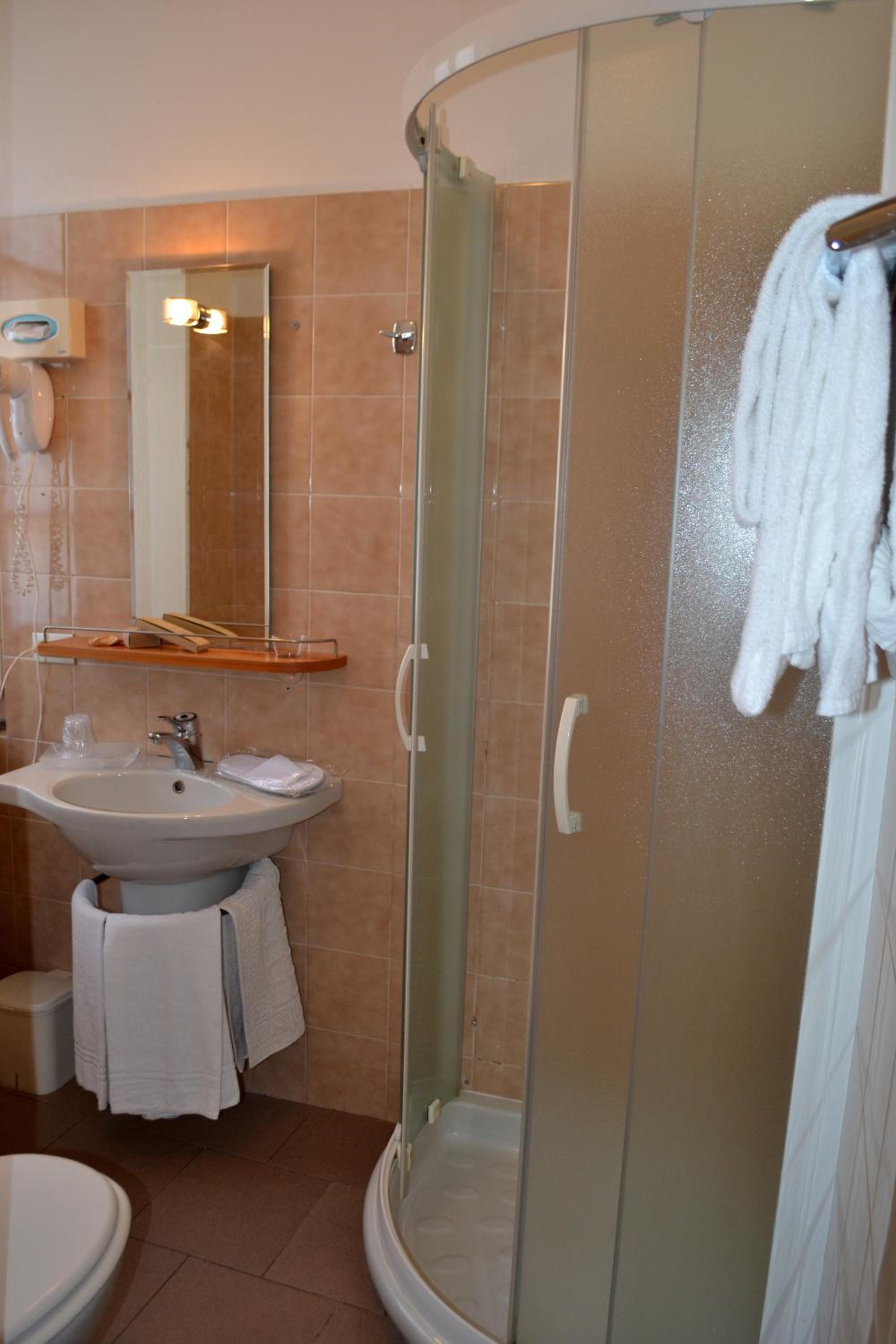 Single Room photo 2