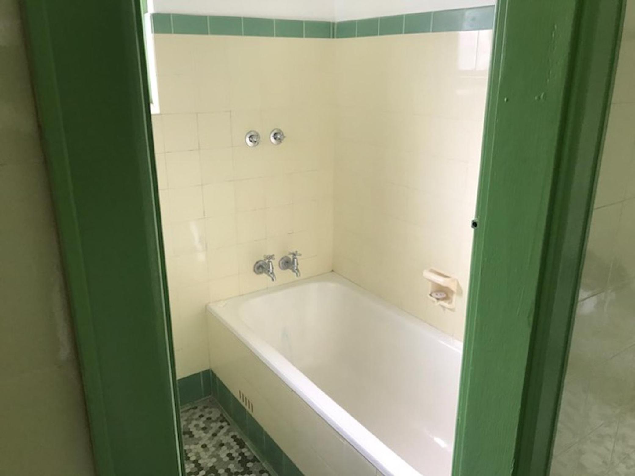 Budget Double Room with Shared Bathroom photo 3