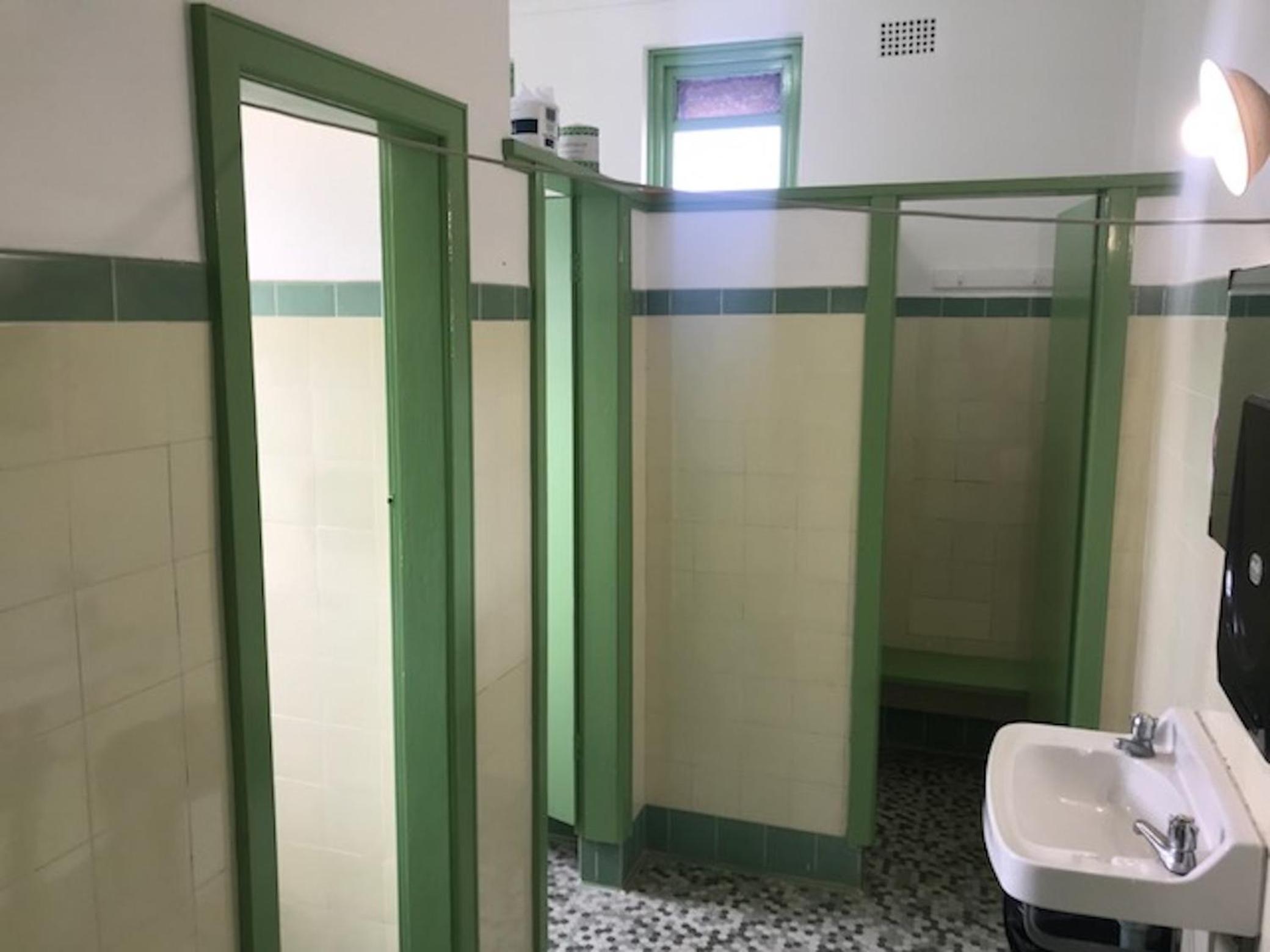 Budget Double Room with Shared Bathroom photo 2