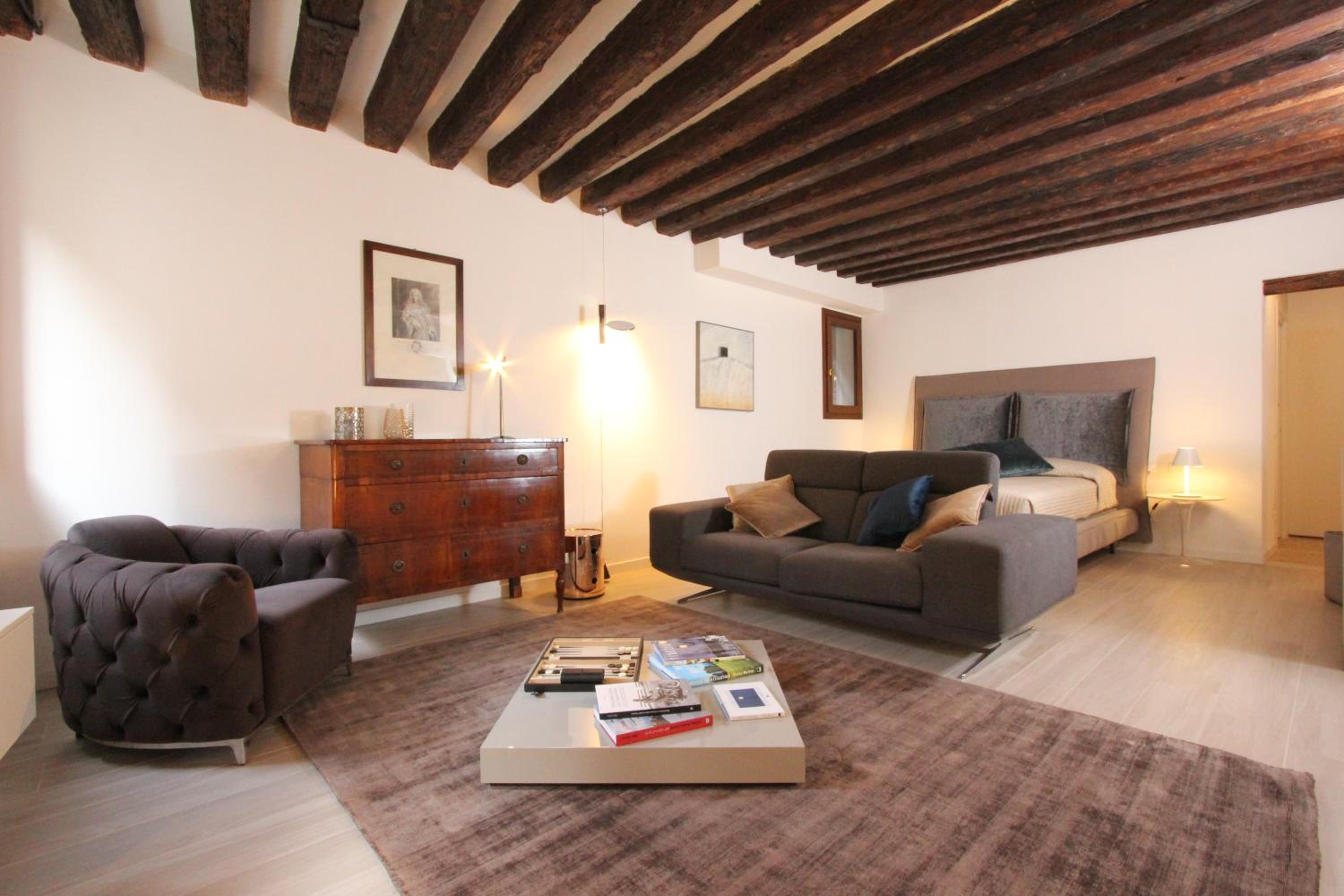 San Polo Canal View Apartment photo 1