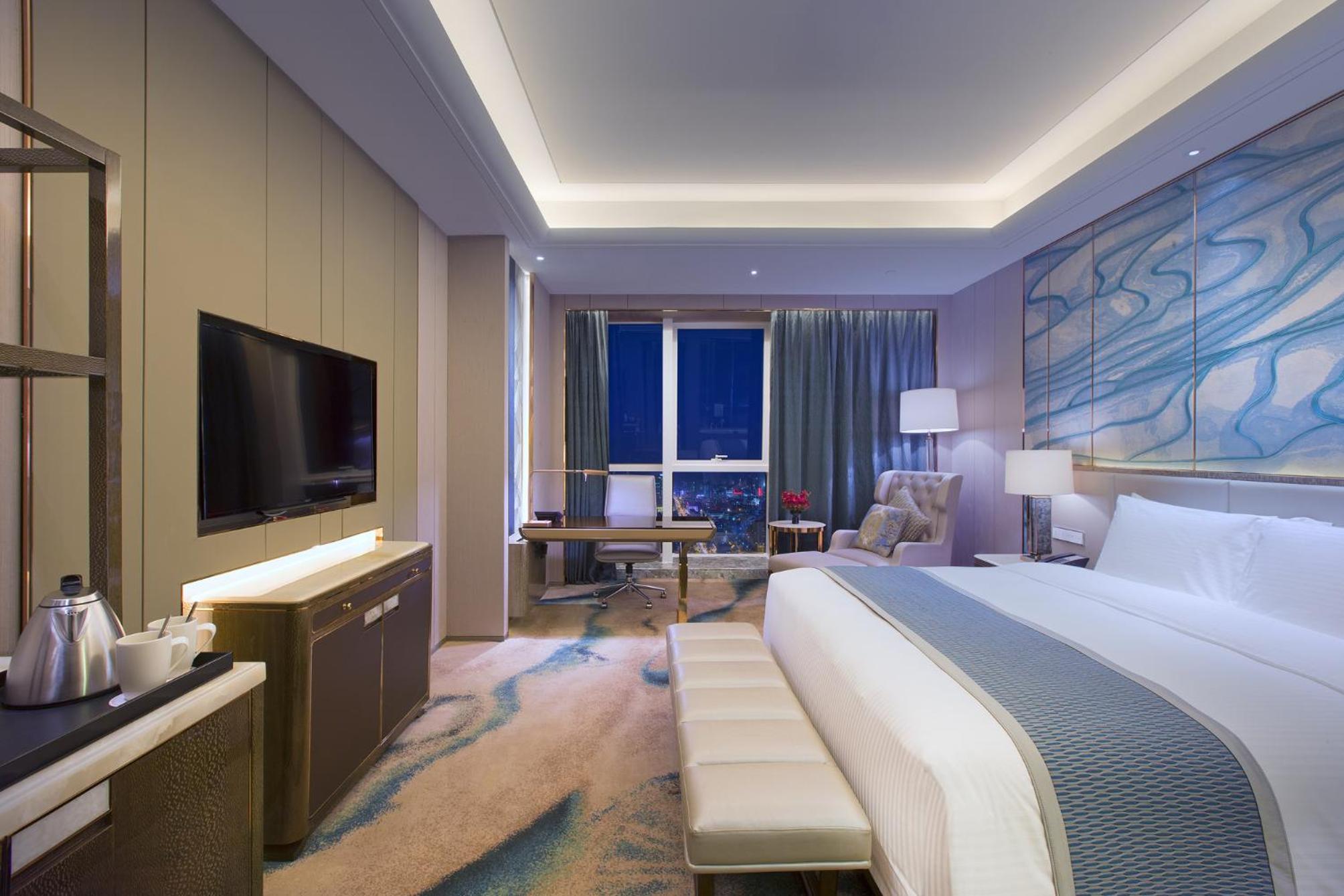 Grand Deluxe King Room photo 2
