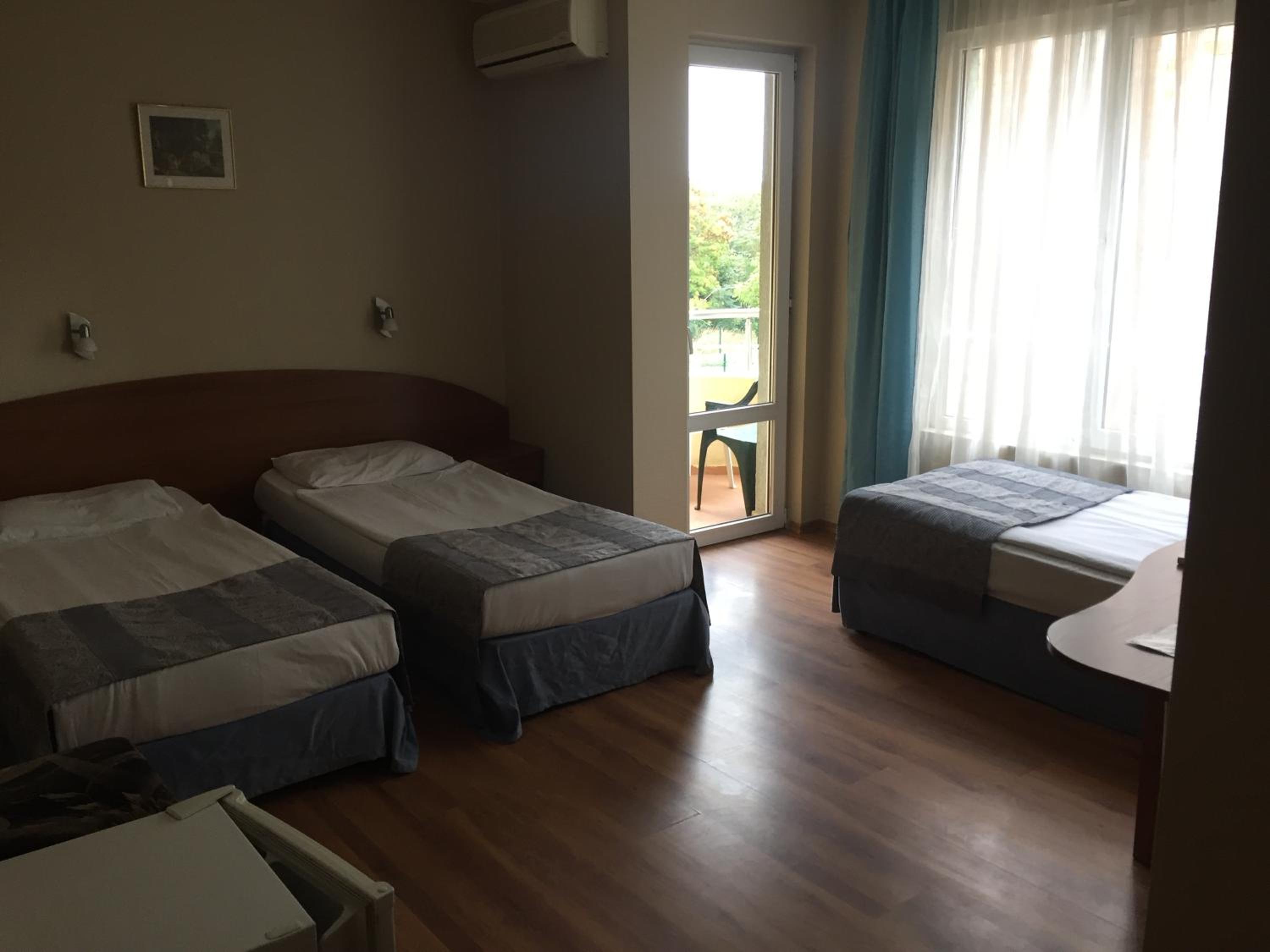 Double or Twin Room - Photo 16