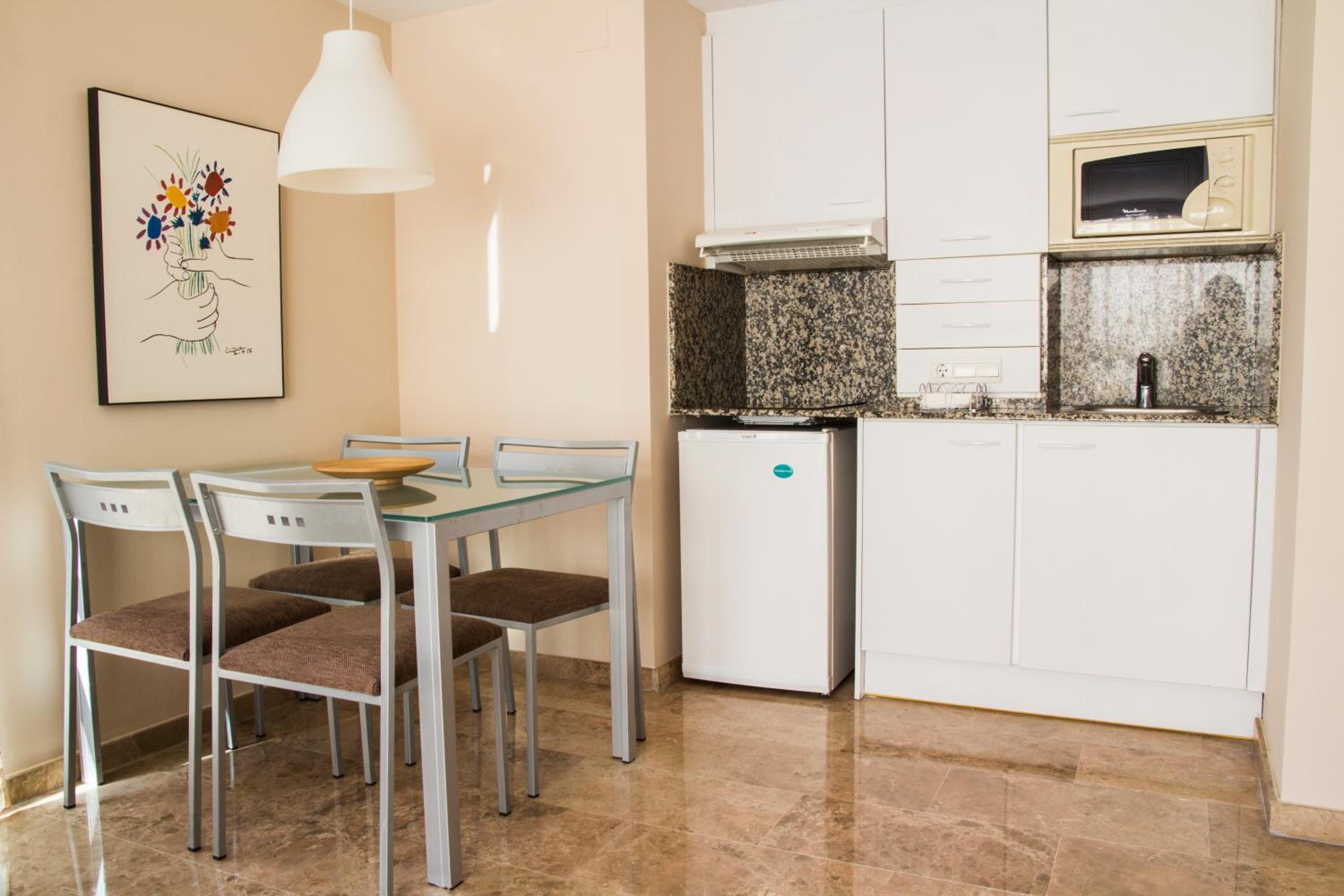 Two-Bedroom Apartment (3 Adults) - Photo 5