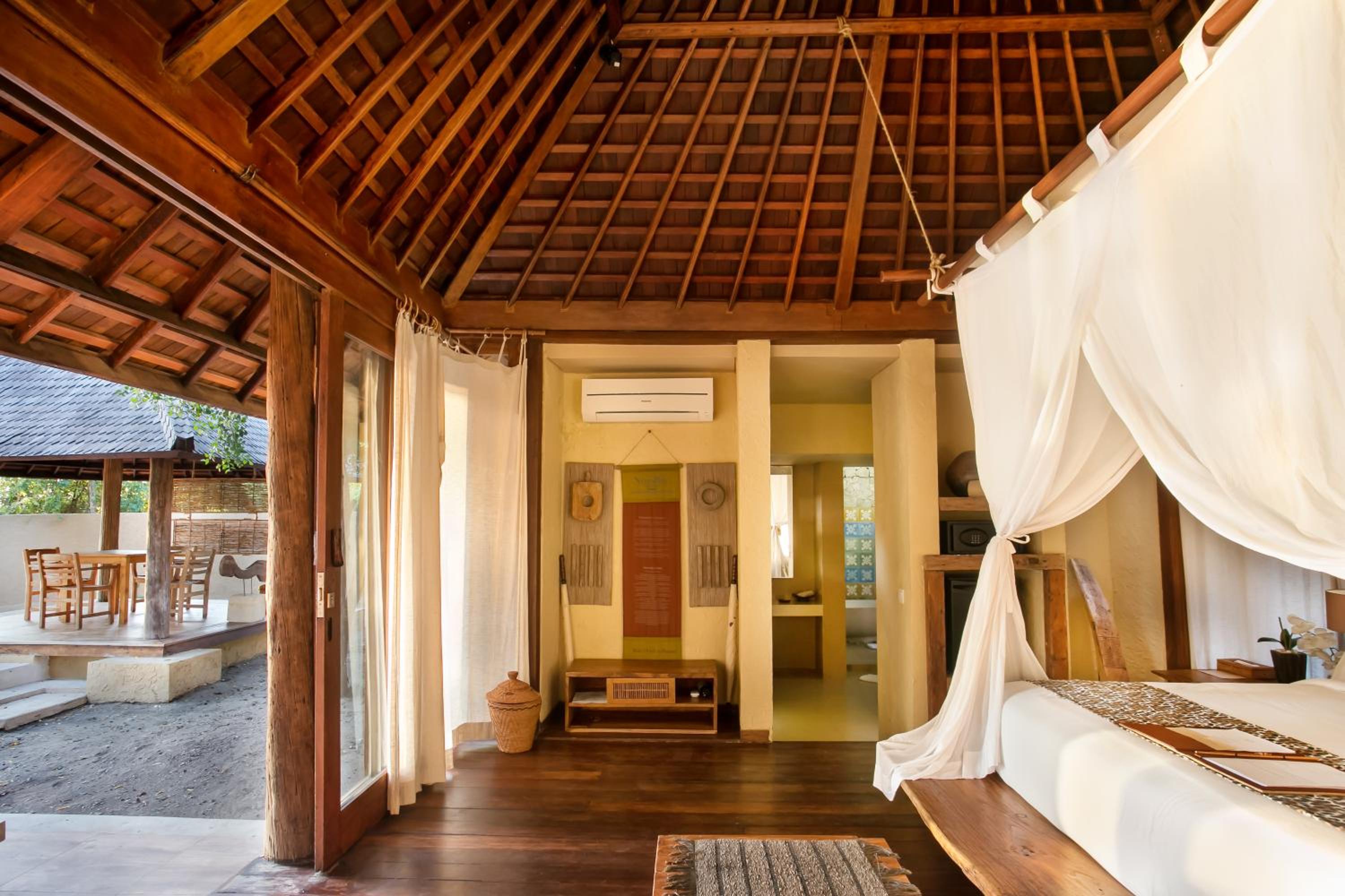 Two Bedroom Beachfront Villa - Photo 16