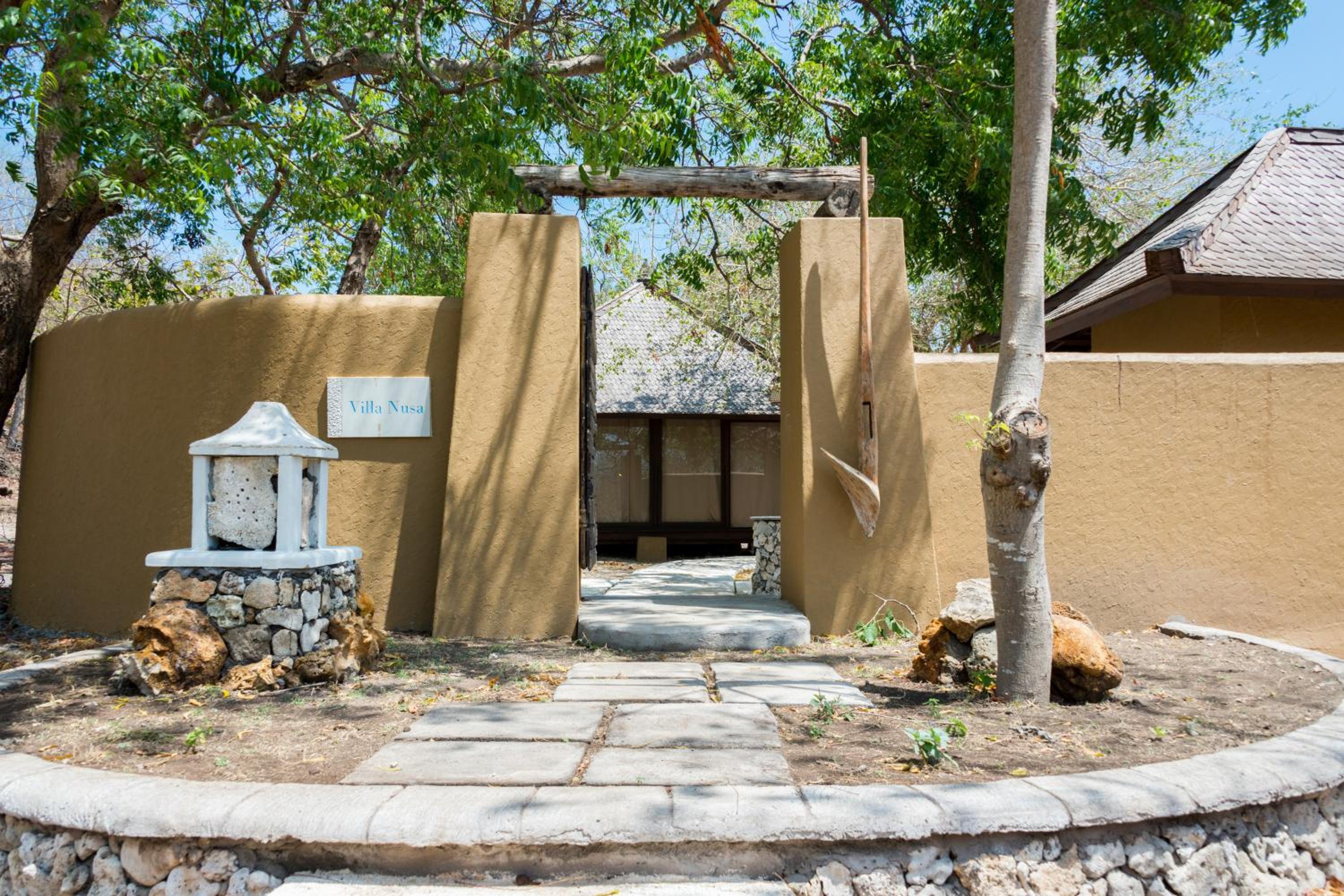 Two Bedroom Beachfront Villa - Photo 23