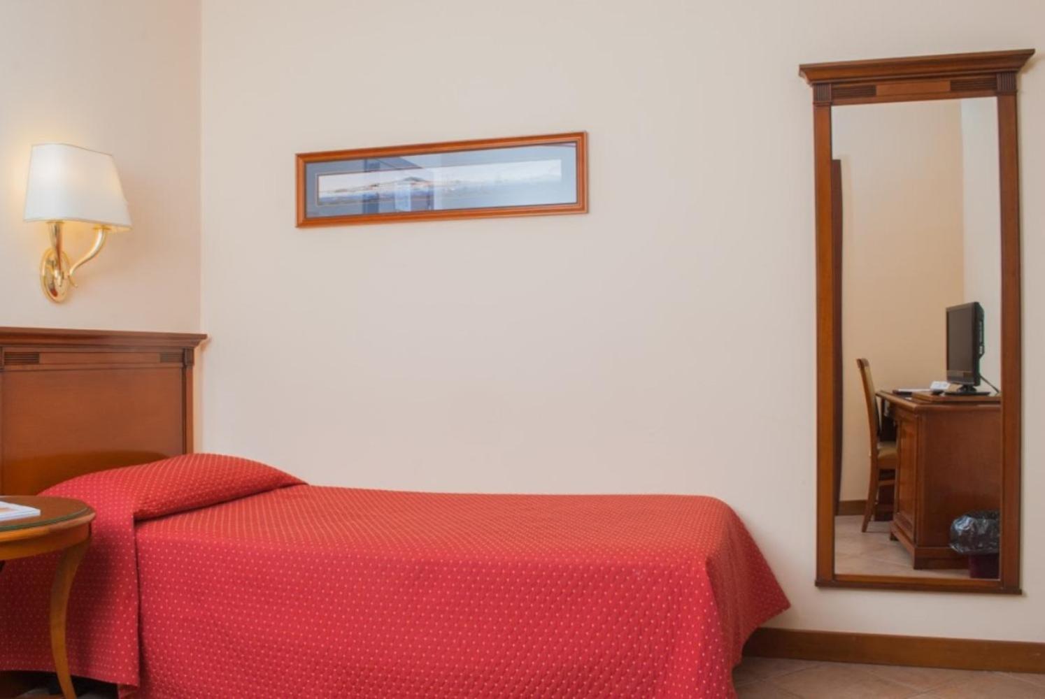 Single Room photo 2