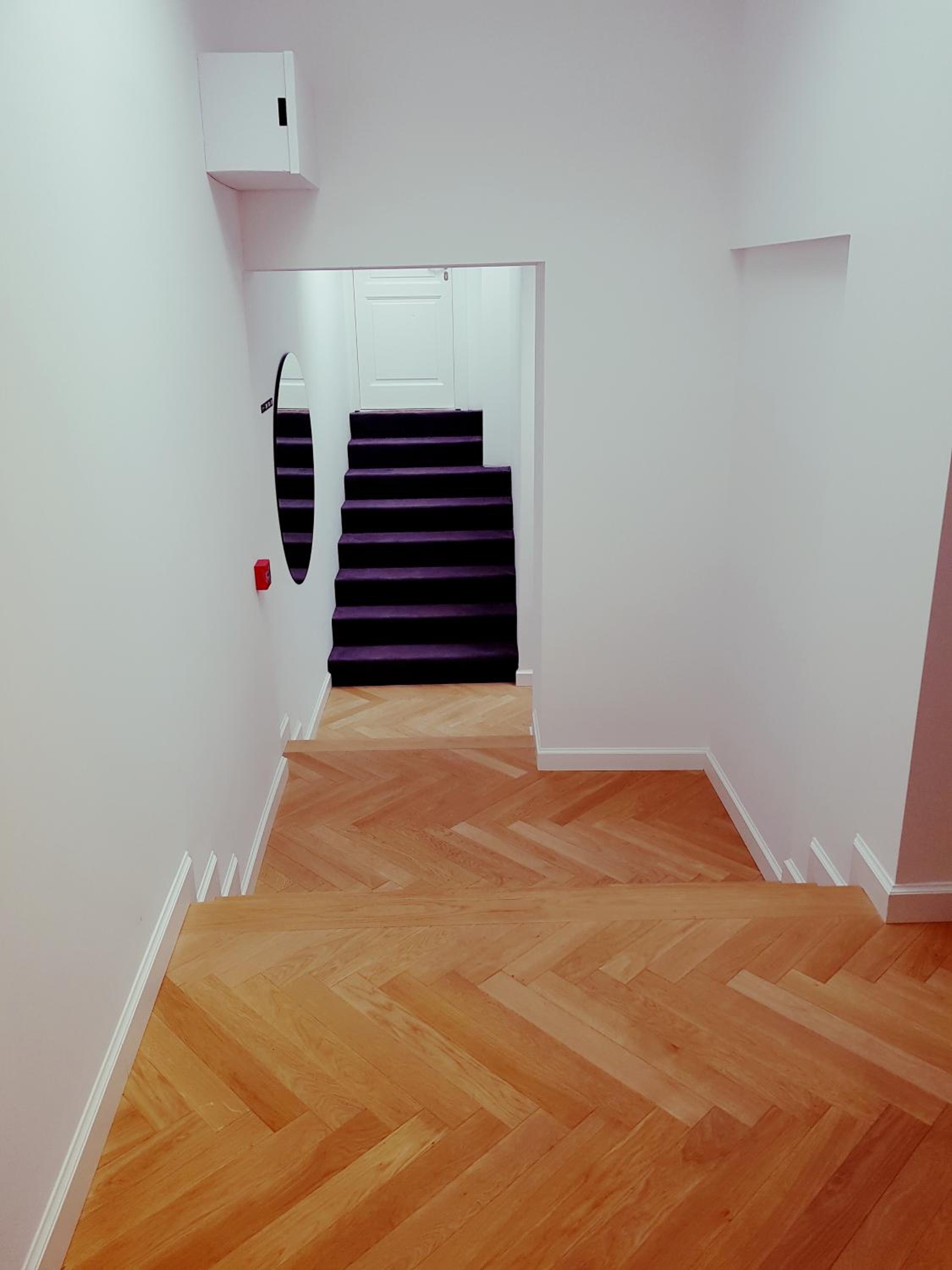 Room Attic - Photo 9