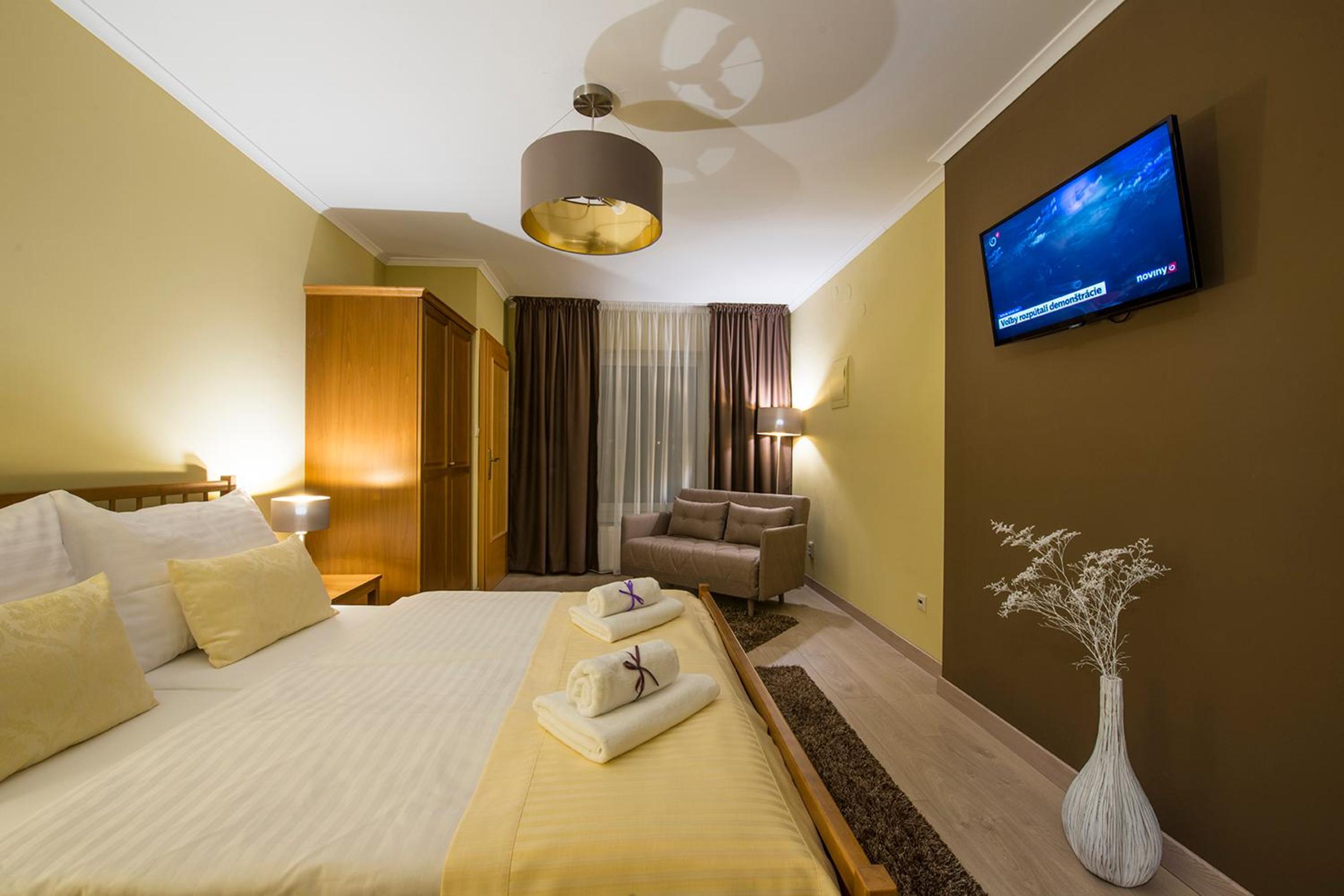 Double Room with Kitchenette - Photo 1