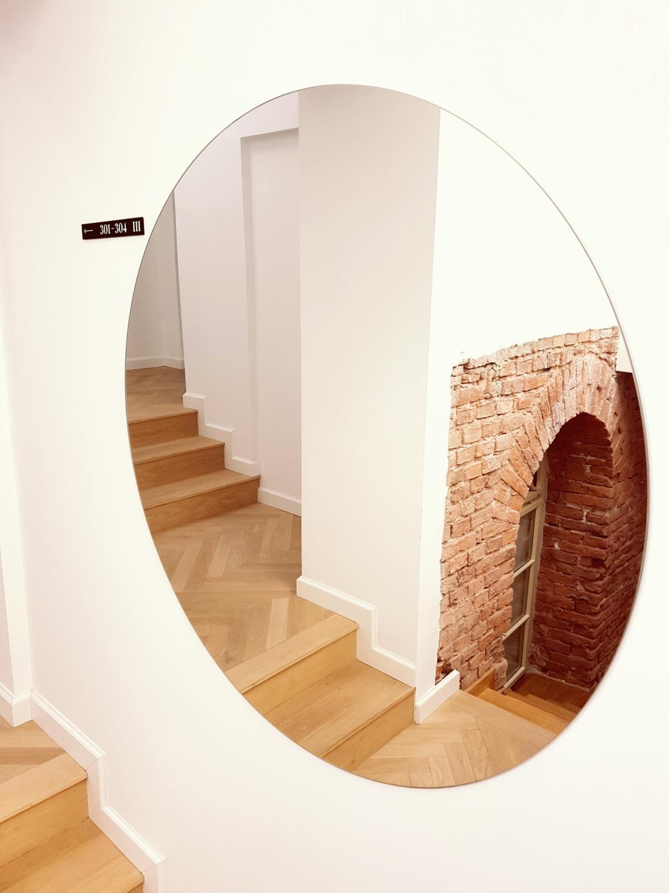Room Attic - Photo 8