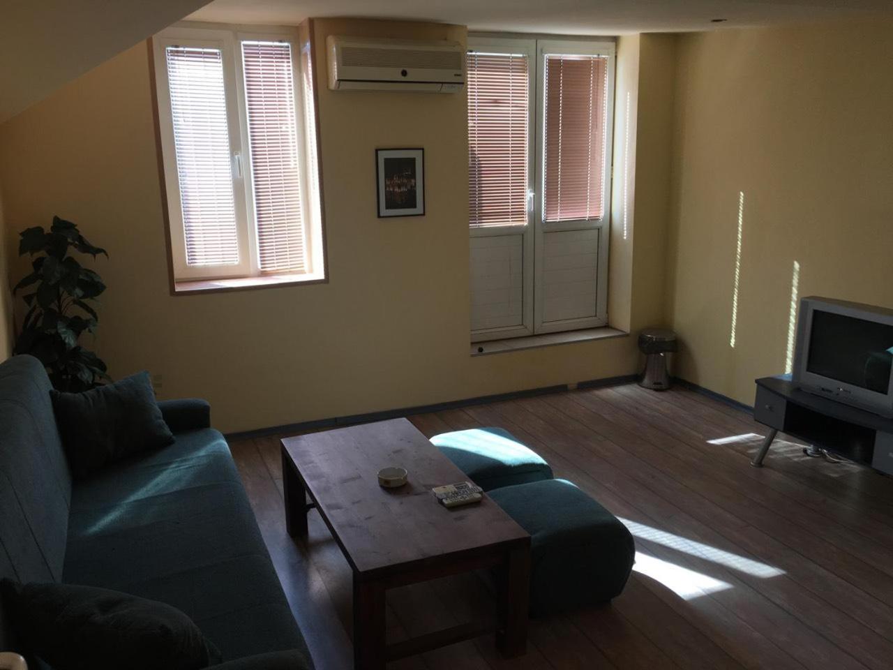 Apartment with Balcony - Photo 7