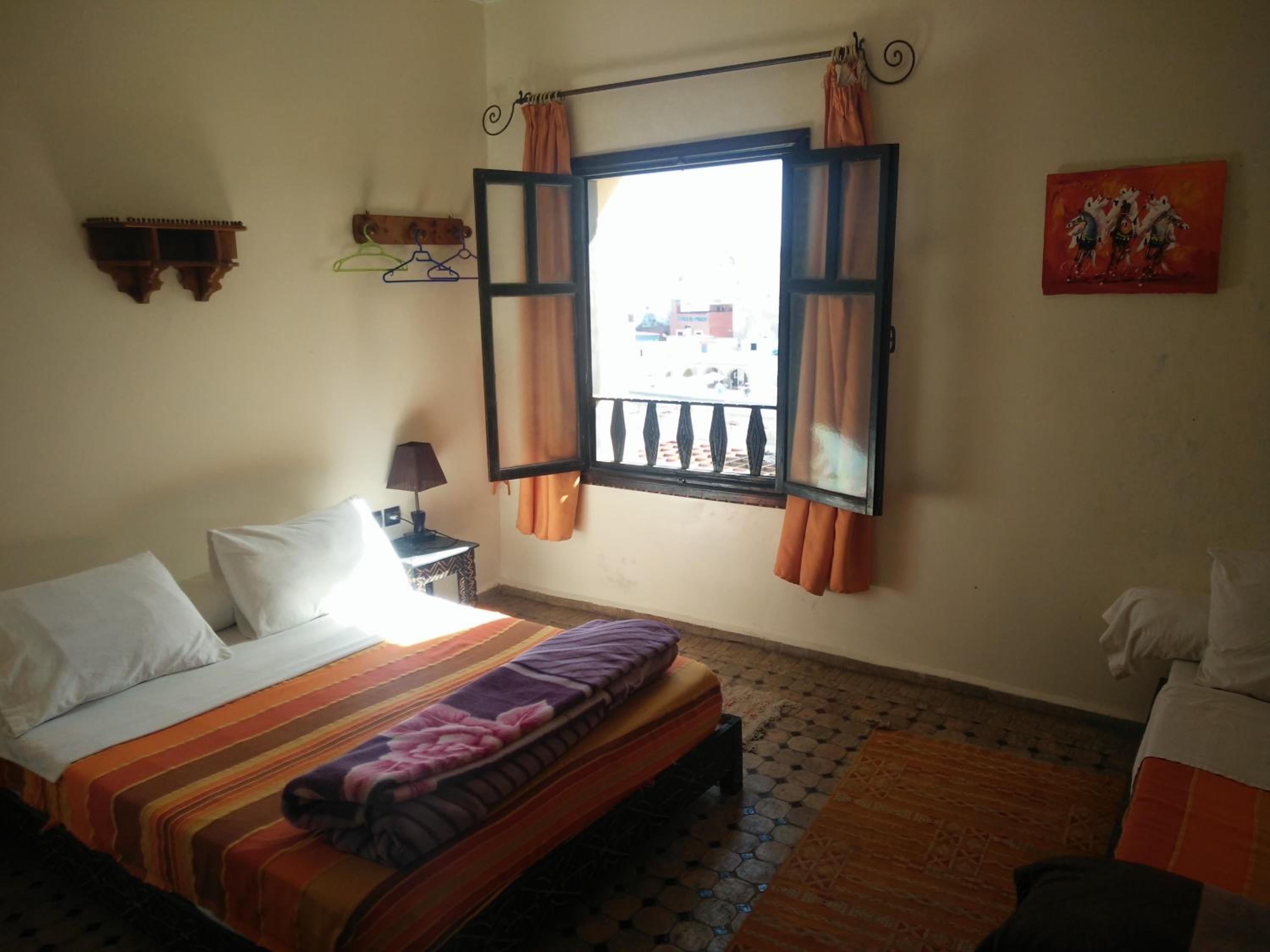 Double Room with Private Bathroom - Photo 3