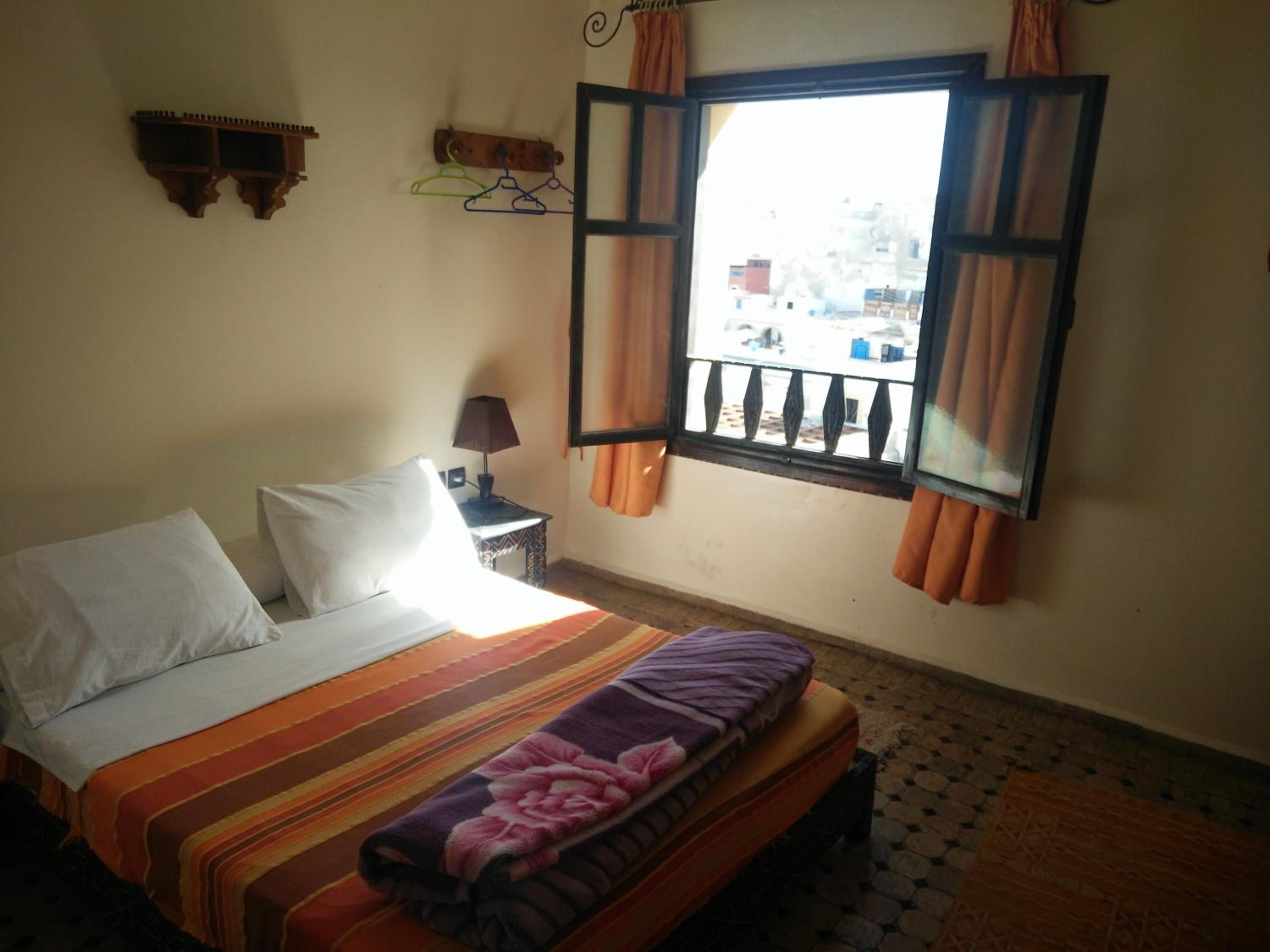 Double Room with Private Bathroom - Photo 2