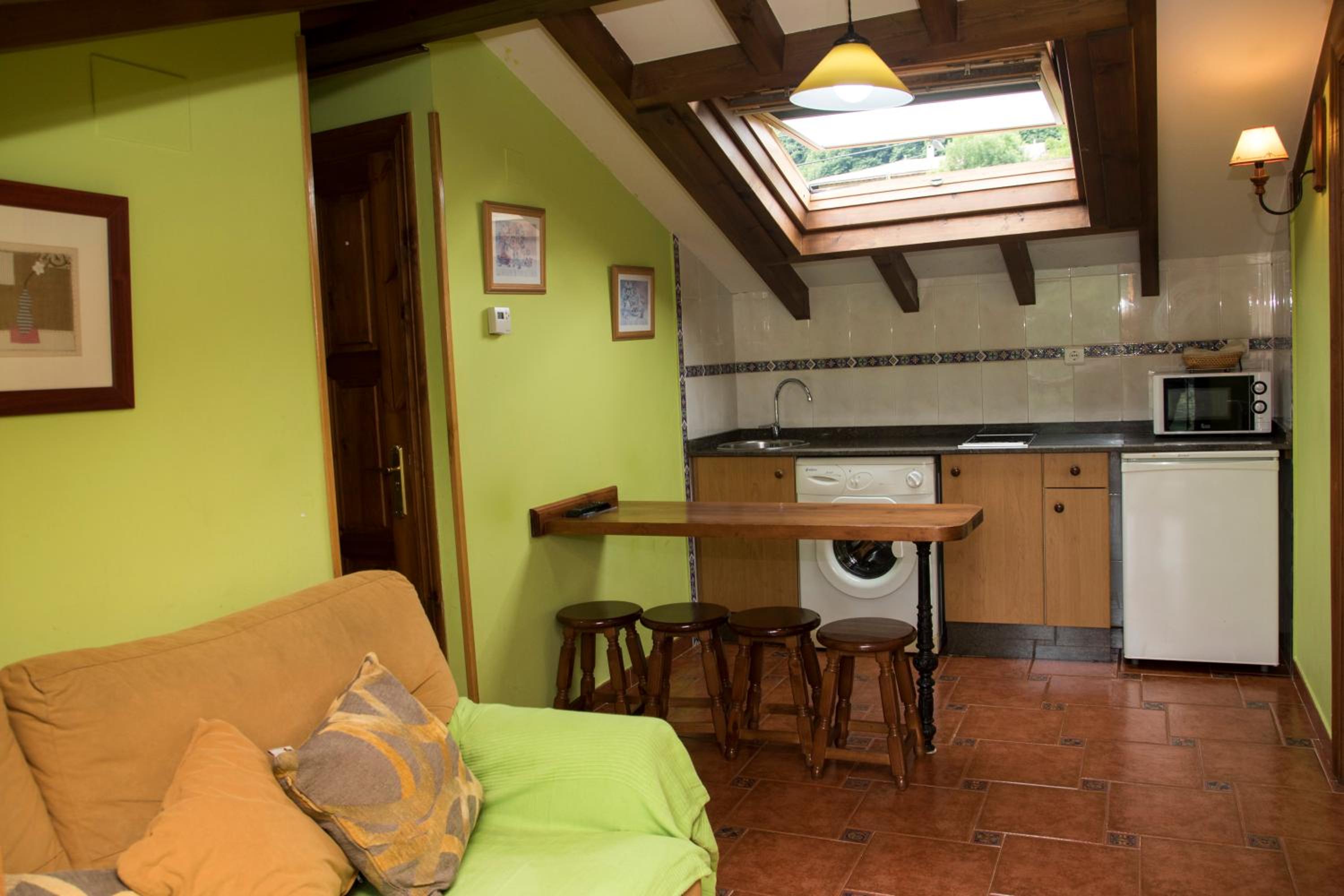 One-Bedroom Apartment (2 Adults + 2 Children) photo 2