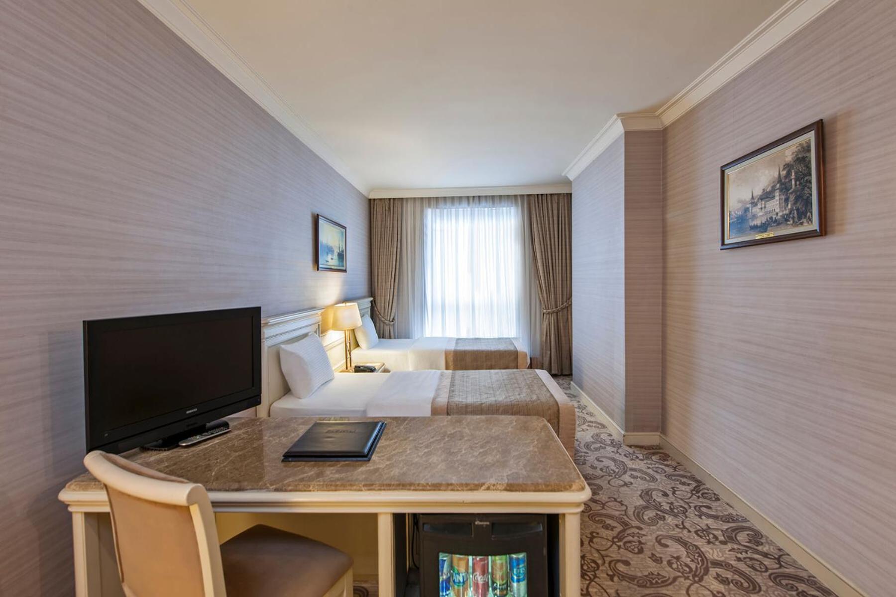 Trendy Room with 2 Single Beds photo 2