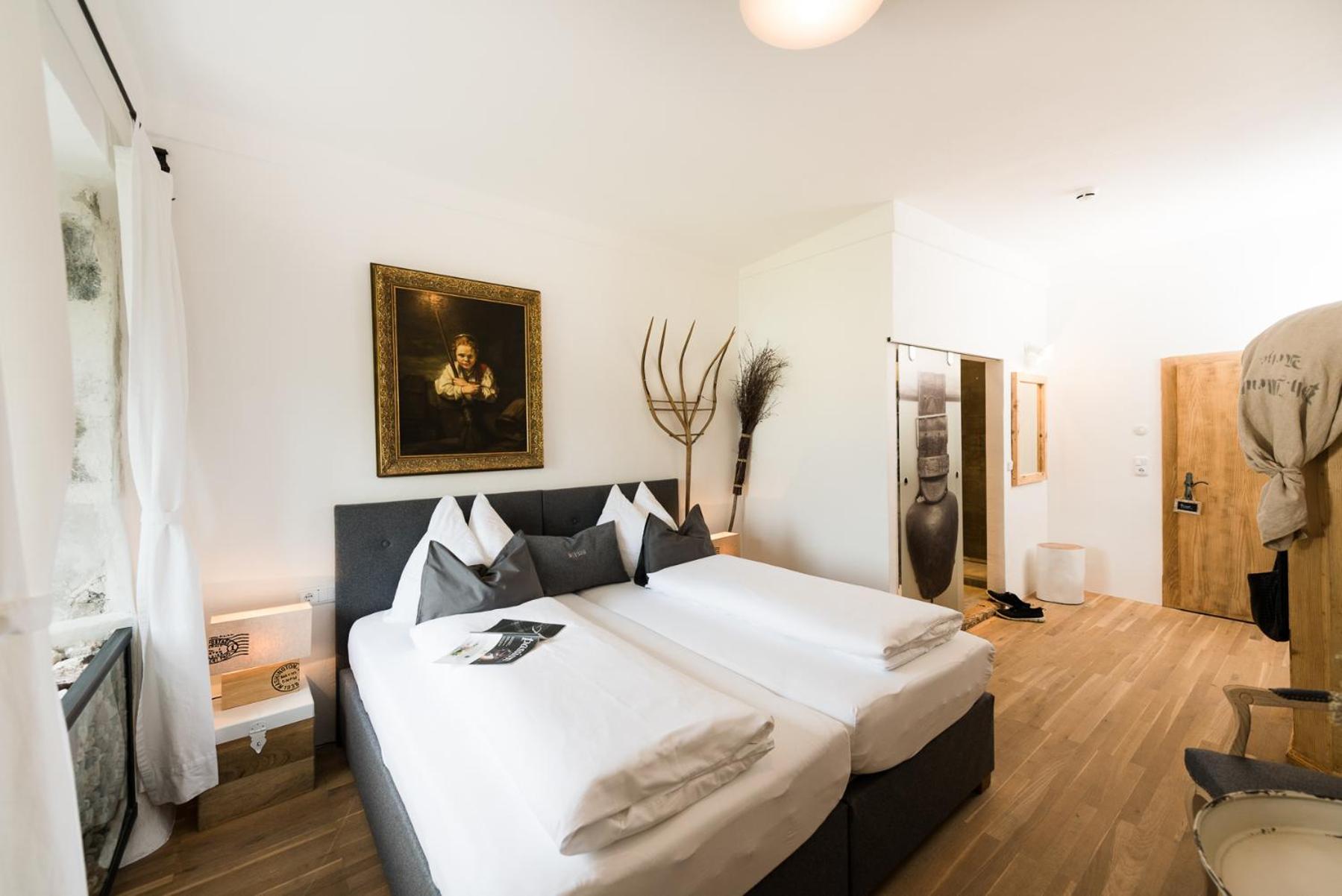 Standard  Double Room - Photo 10