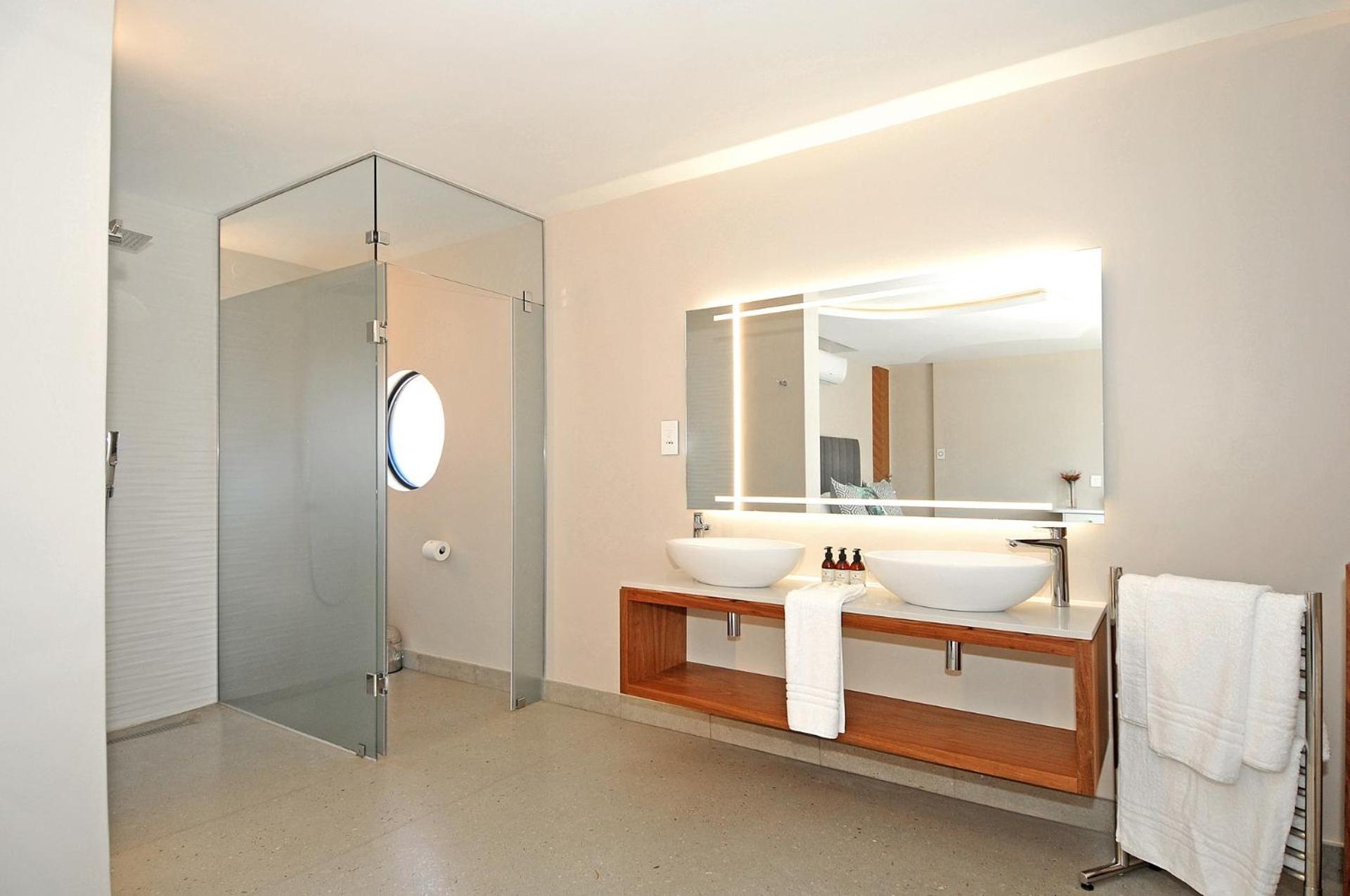 Deluxe Double or Twin Room with Mountain View - Photo 4