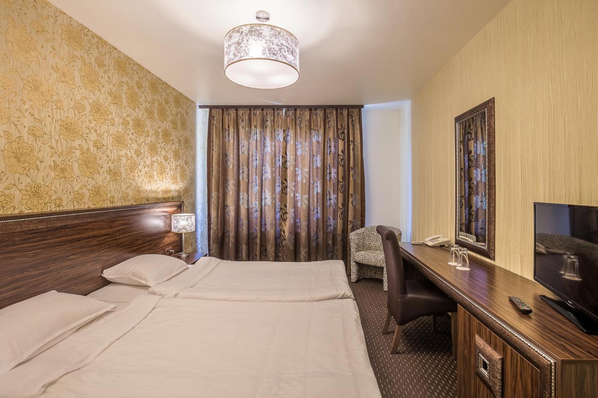 Double Room - Photo 7