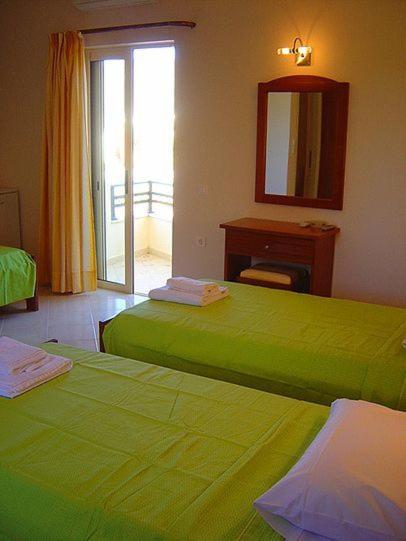 Triple Room - Photo 7