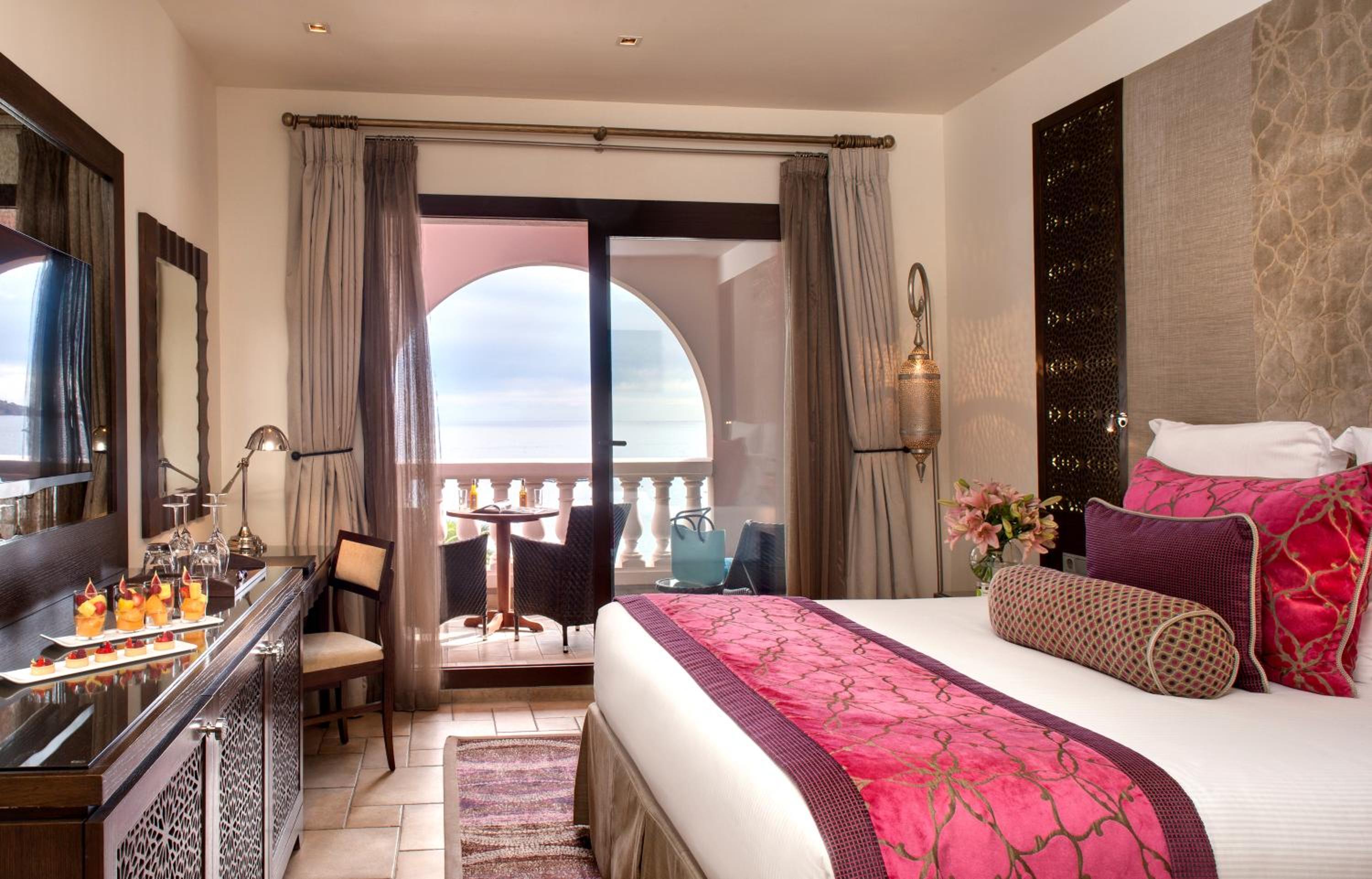 Beach Side Standard Room with Sea View and Terrace or Balcony - Photo 2