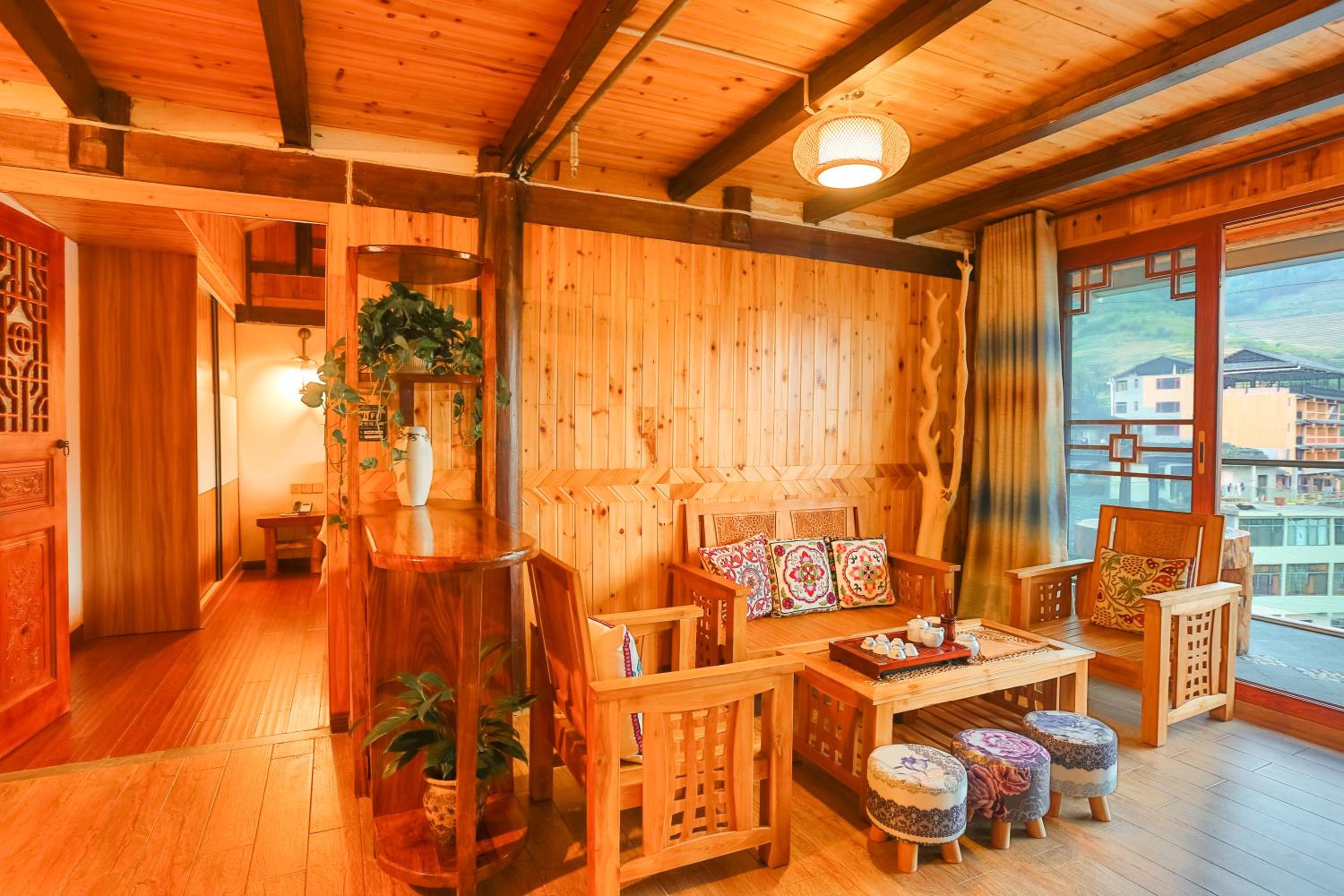 Deluxe Family Suite photo 1