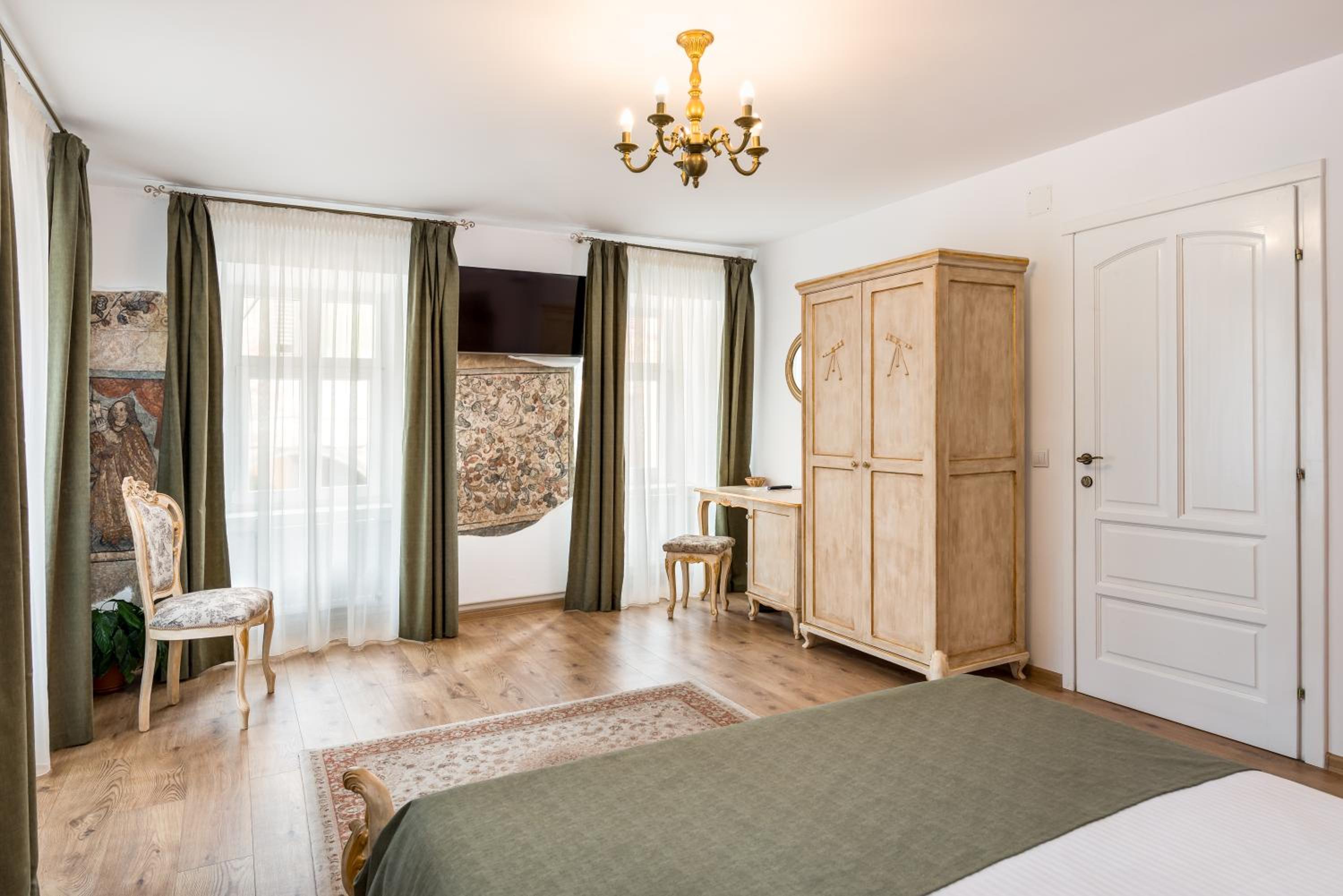 Luxury Double Room with Fresco and view to Liars Bridge  - Photo 13