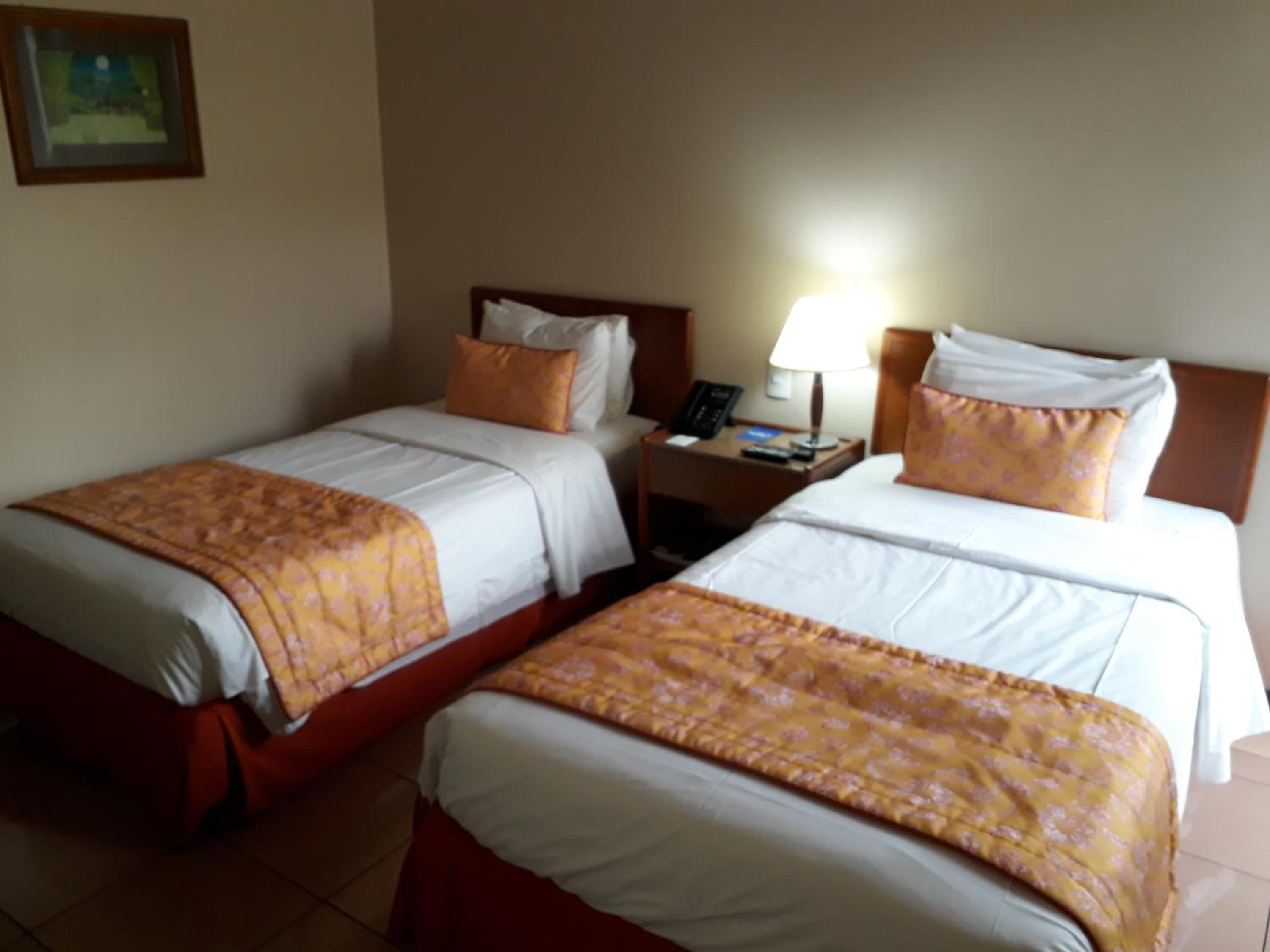 Standard Double Room 2 single beds photo 3