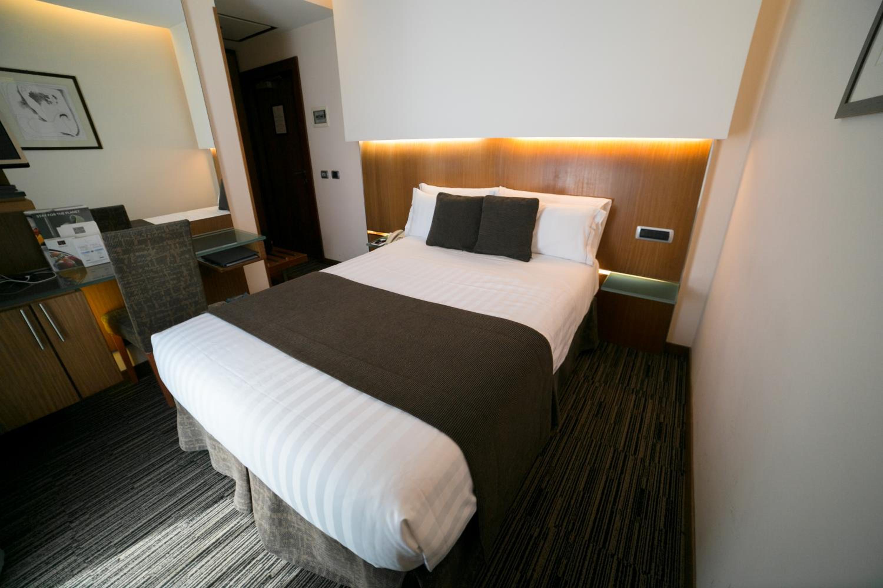 Small Double Room with French Bed - Photo 4