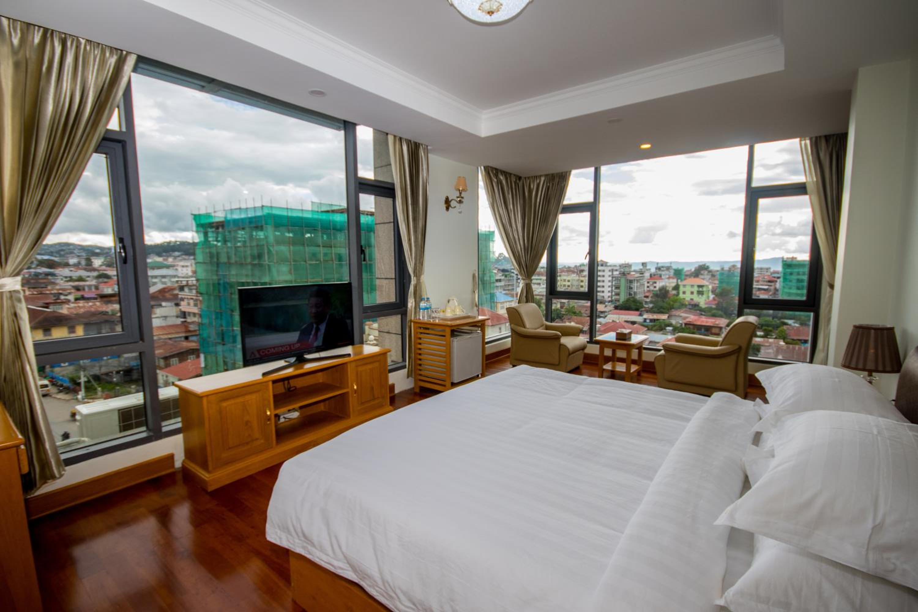 Deluxe Double or Twin Room