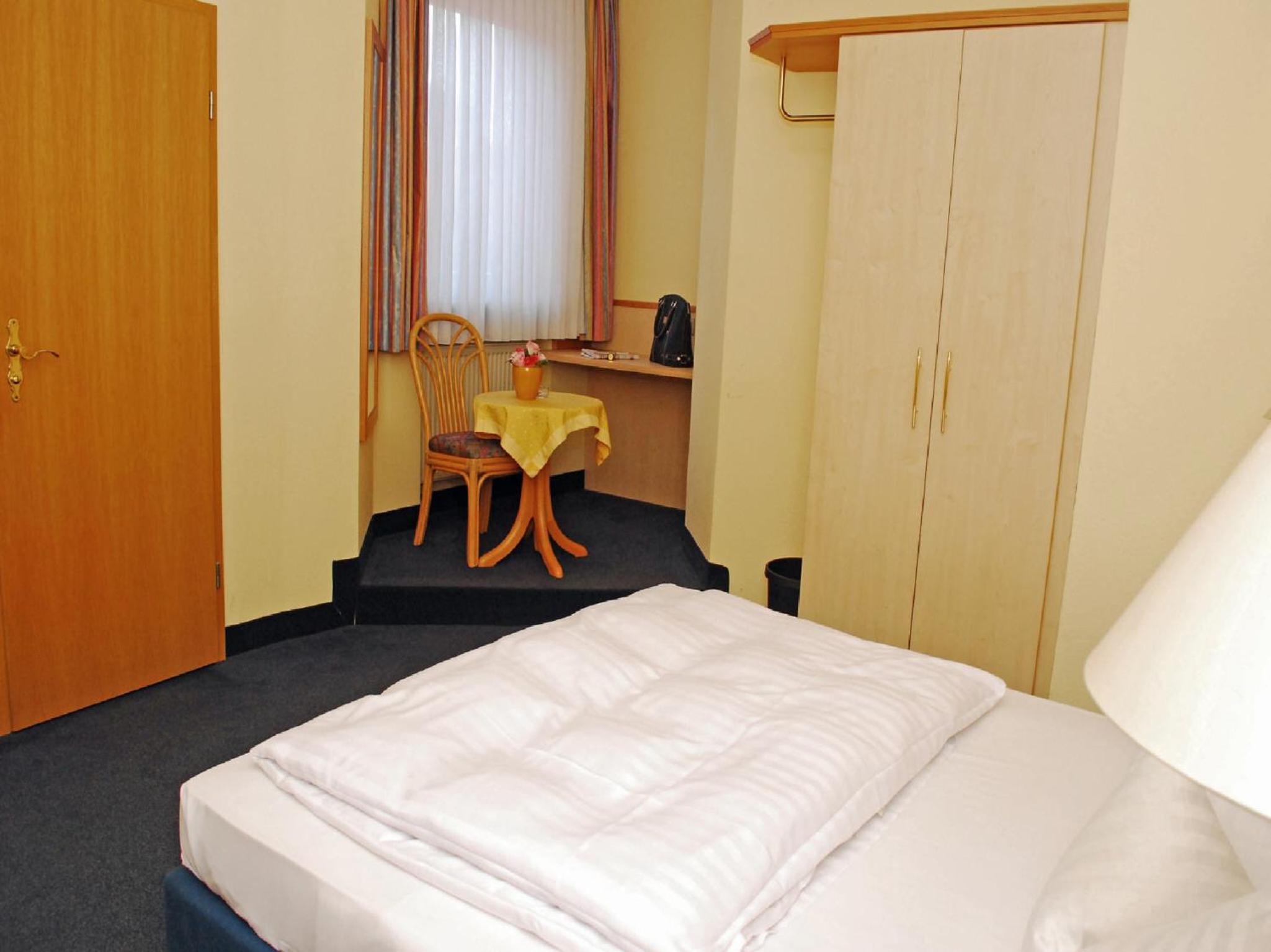 Double Room - Photo 5