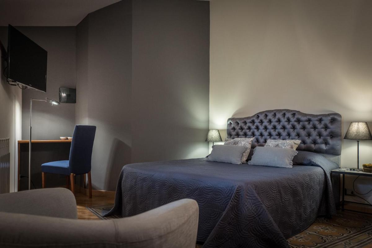 Double Room with Private Bathroom photo 2