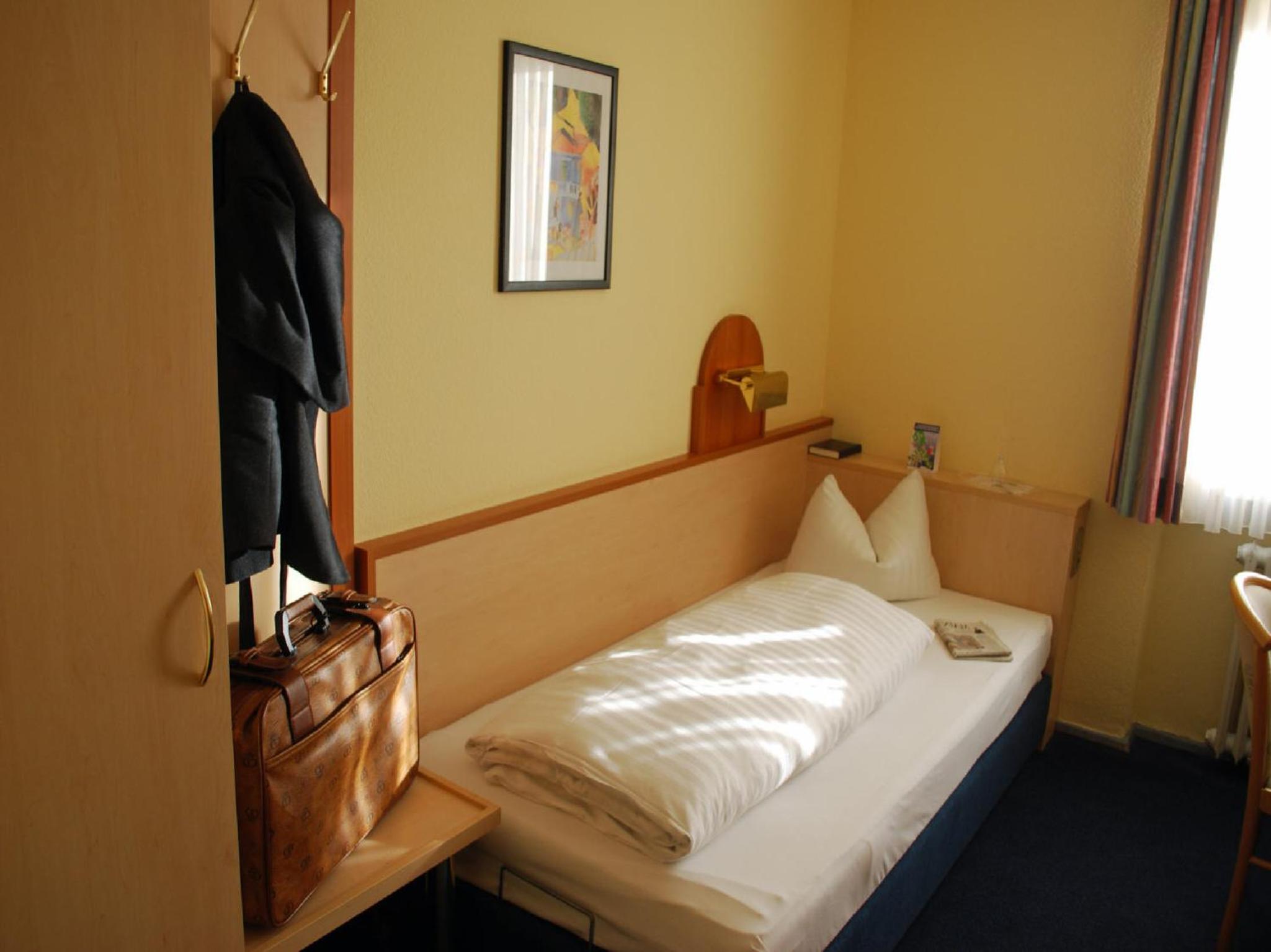 Single Room photo 3