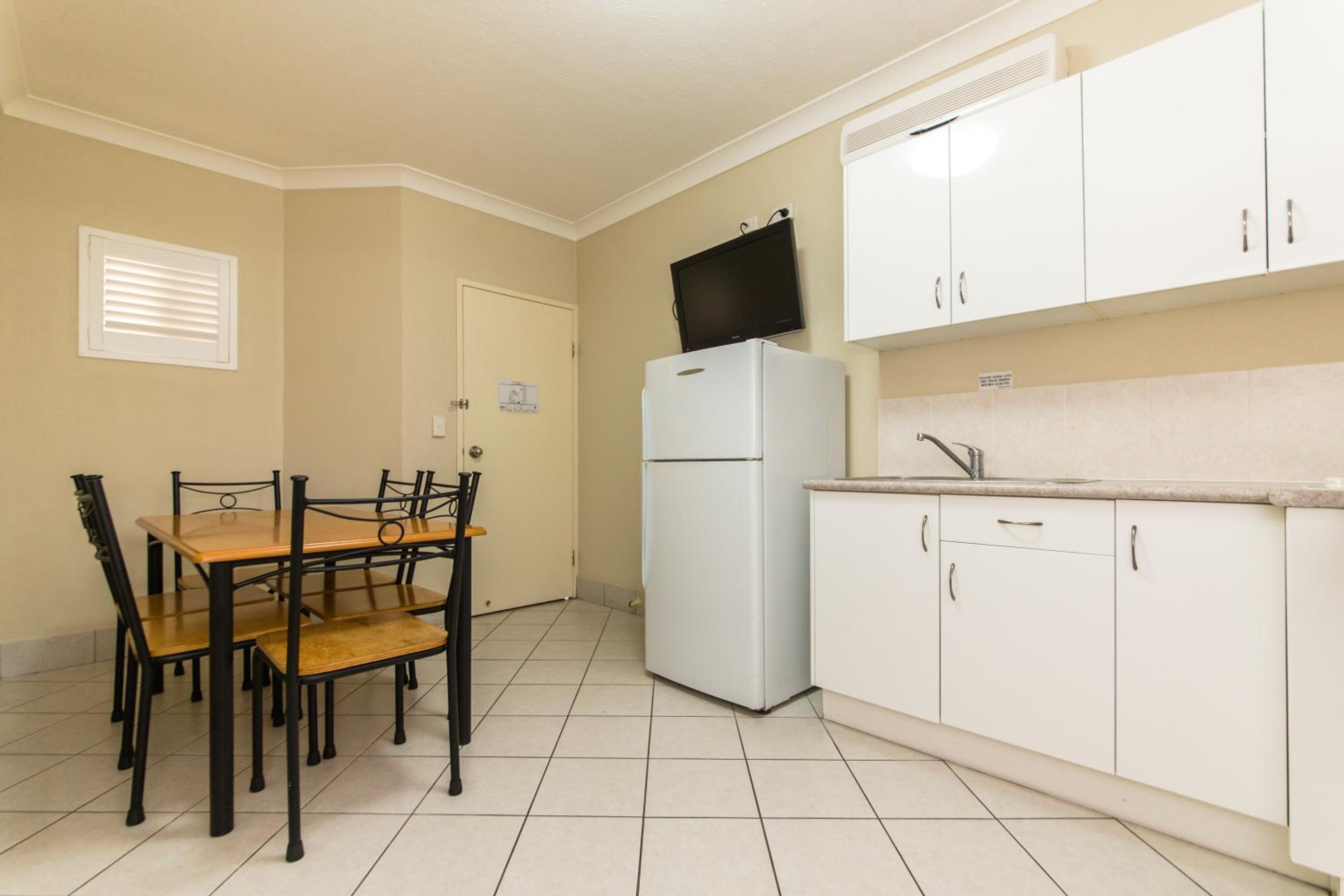 Family Suite (2 Bedroom)  photo 3