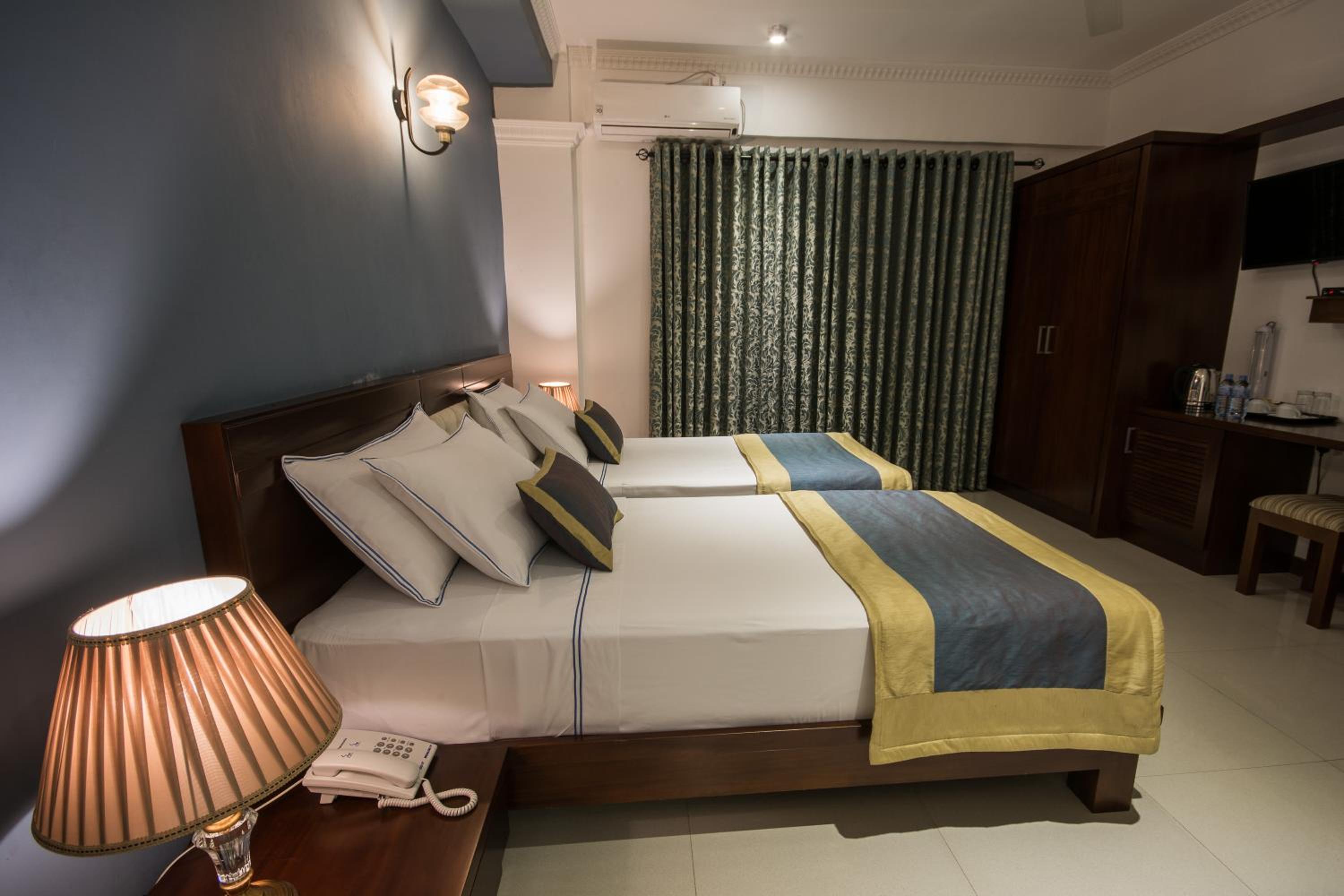 Deluxe Twin Room photo 3